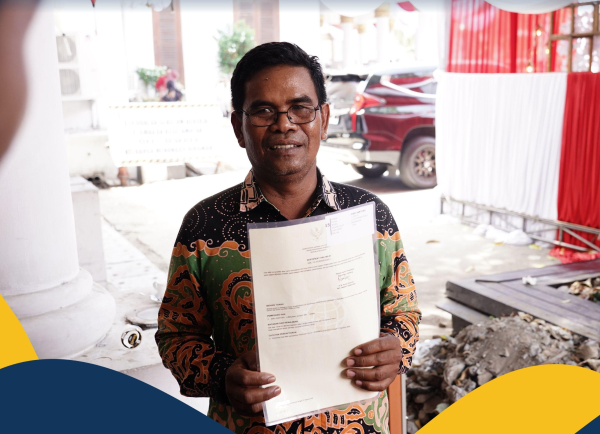 Terima Sertipikat dari Menteri AHY, Warga Lumajang Berharap Program PTSL Terus Berlanjut