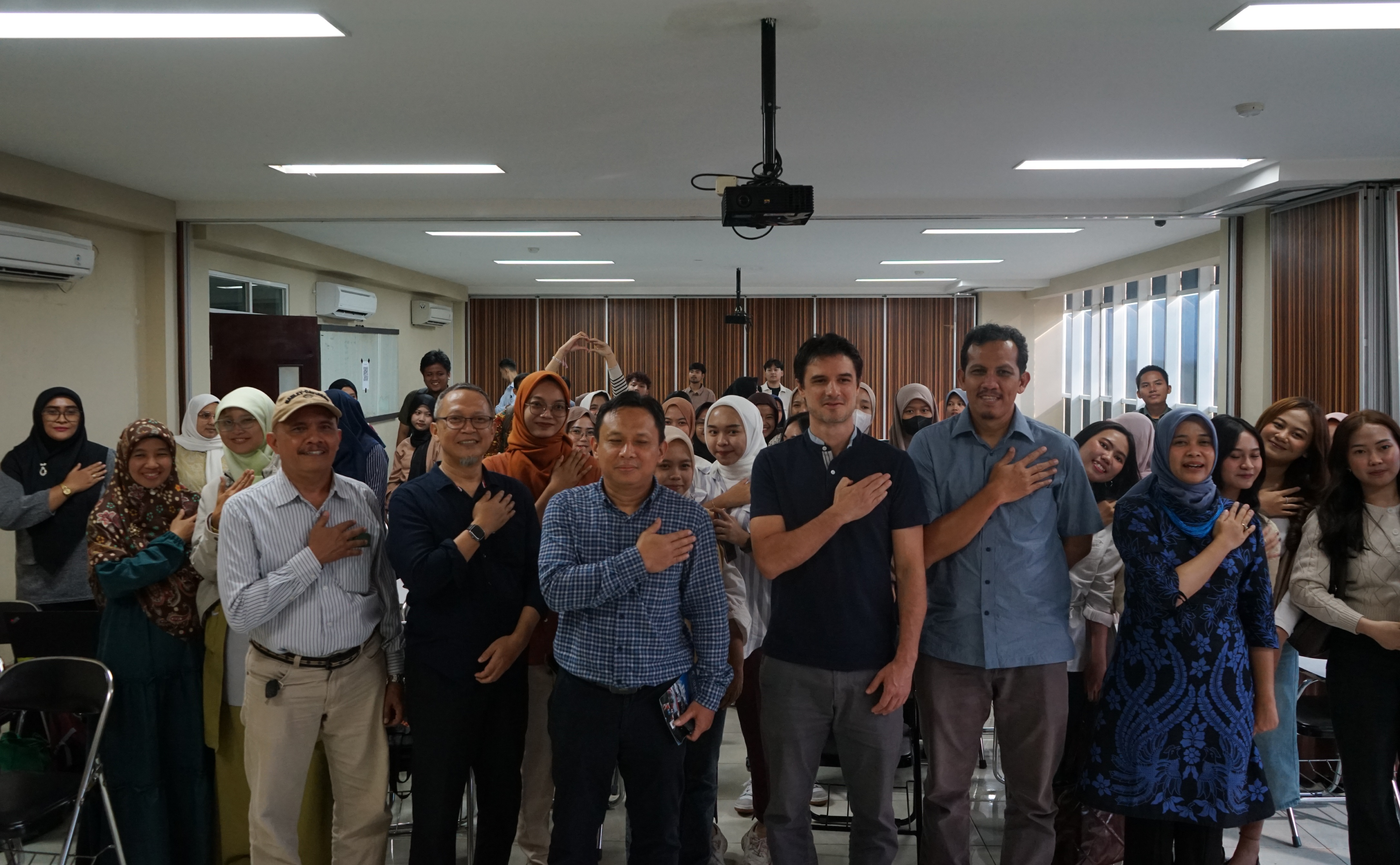 Gelar Public Lecture, Unsera Hadirkan Antropolog Perancis