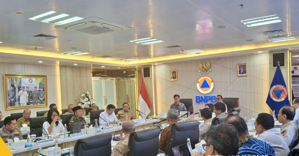 Menteri Nusron Siapkan 50 Hektare Tanah untuk Relokasi Korban Erupsi Gunung Lewotobi Laki-Laki NTT