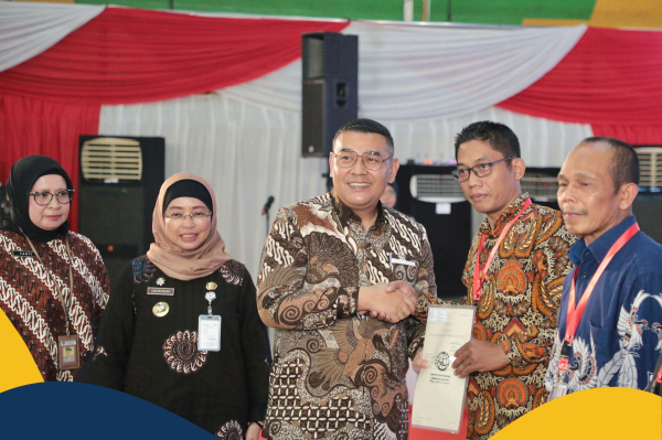 Petani dan Nelayan di Kabupaten Batang Peroleh Sertipikat Elektronik: Terima Kasih Sudah Memberi Kemudahan