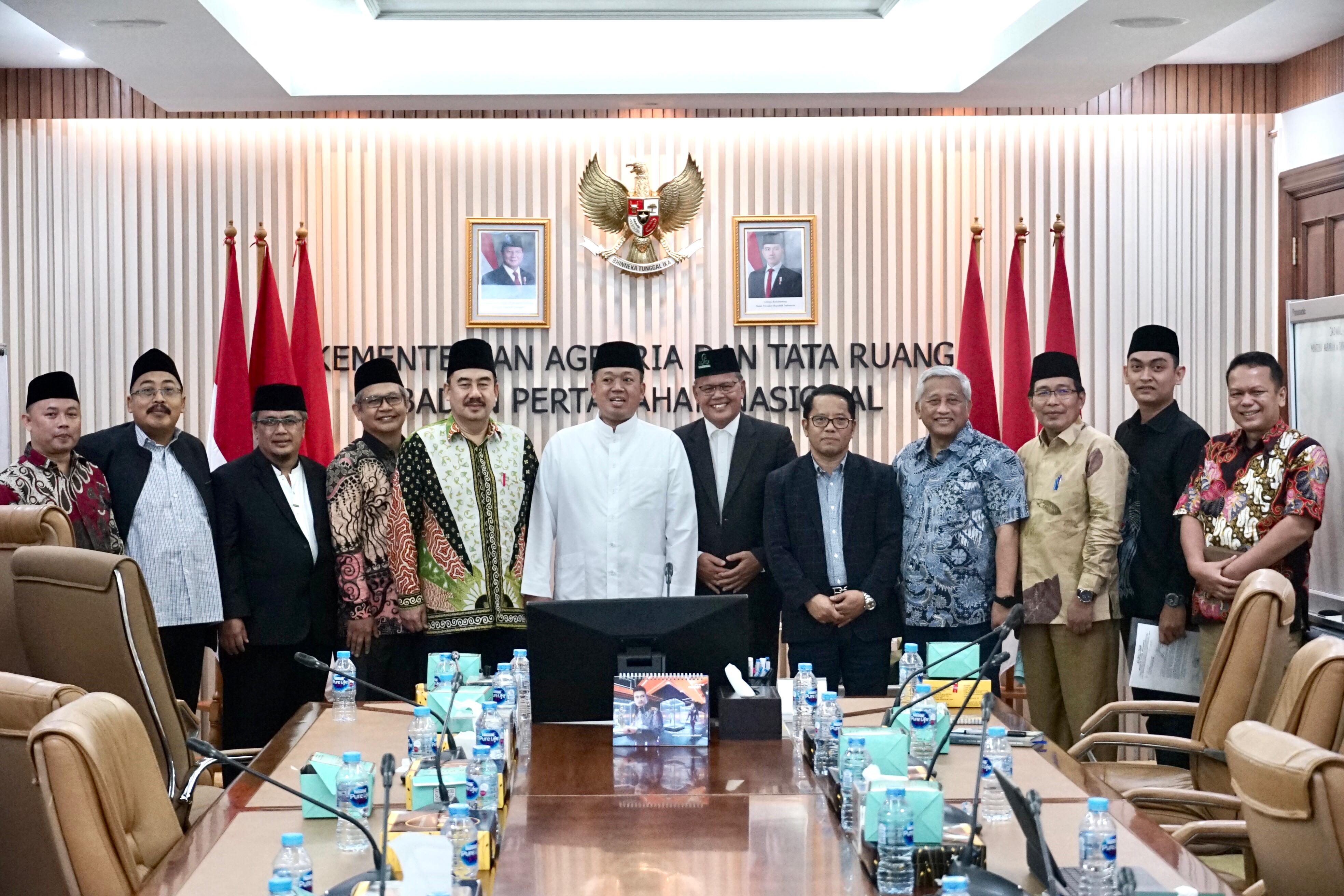 Rakor dengan Lembaga dan Organisasi Keagamaan Islam, Menteri Nusron Komitmen Percepat Sertipikasi Tanah Wakaf