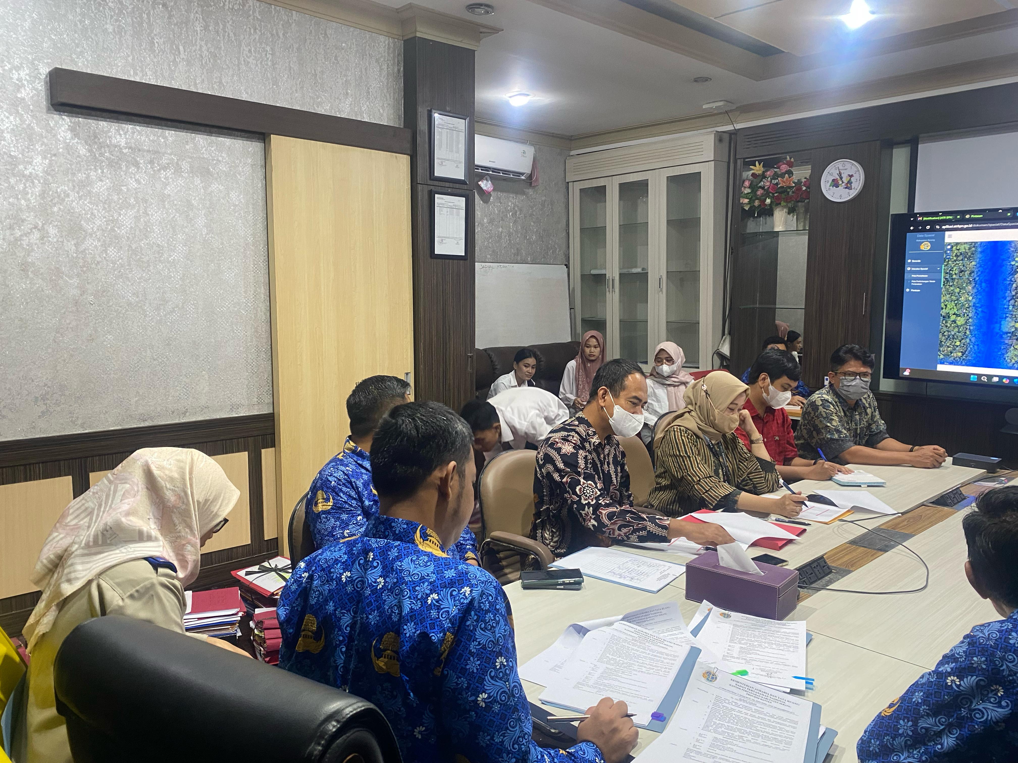 Kantor Pertanahan Kabupaten Serang melaksanakan Sidang Panitia A atas permohonan Hak Guna Bangunan (HGB)