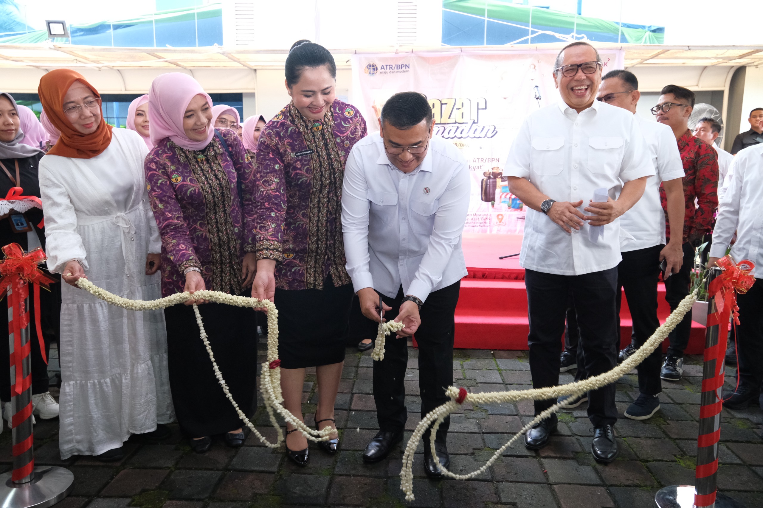 Buka Bazar Ramadan Kementerian ATR/BPN 2025, Wamen Ossy: Bentuk Kepedulian Kita Bersama