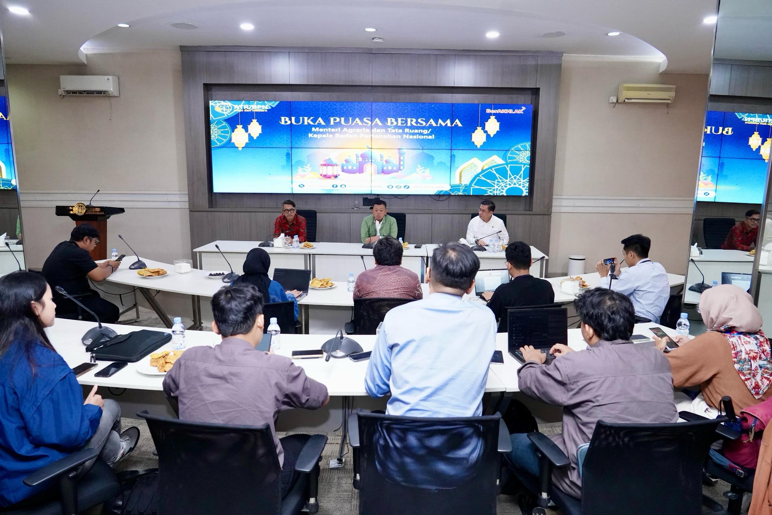 Menjelang Libur Lebaran, Menteri Nusron Umumkan Kantor Pertanahan Tetap Buka Layani Masyarakat