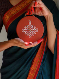 Divya Terracotta Kolam Wall Plate- 6"