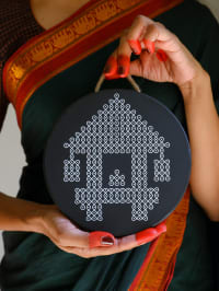 Ter Black Kolam Wall Plate-8"