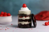 Black forest jar cake