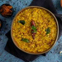 Garlic tadka khichdi