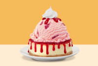 Strawberry ice cream with Strawberry sauce cheesecake sundae