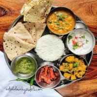 Aloo Palak Thali