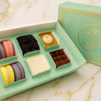 Assorted Pack of 4 European Cakes and 4 Macarons