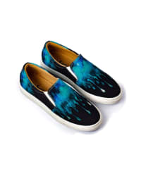 Women Printed Lightweight Canvas Slip-On Sneakers
