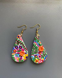 Honeyed’ teardrop clay earrings
