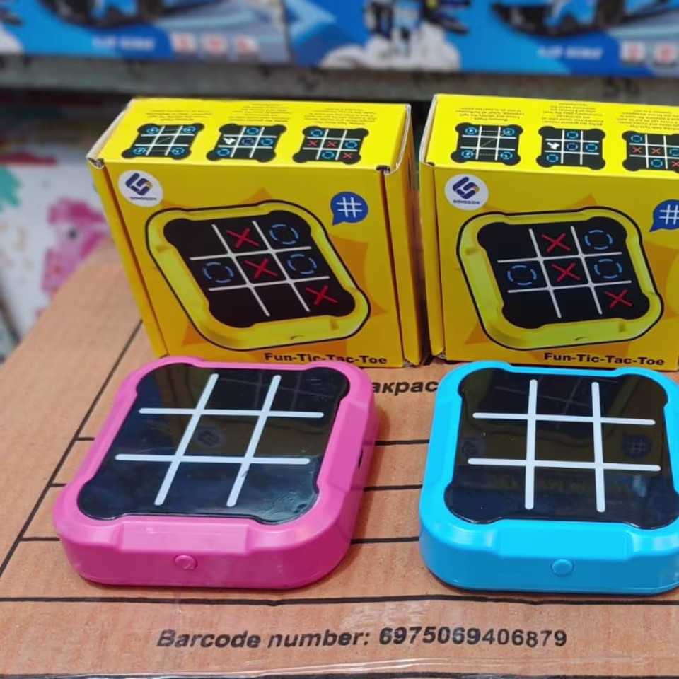 Fun Tic-Tac-Toe Pocket Board Game - View 5