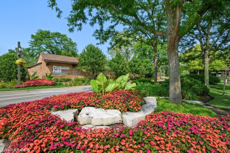 Entrance to Mission Hills