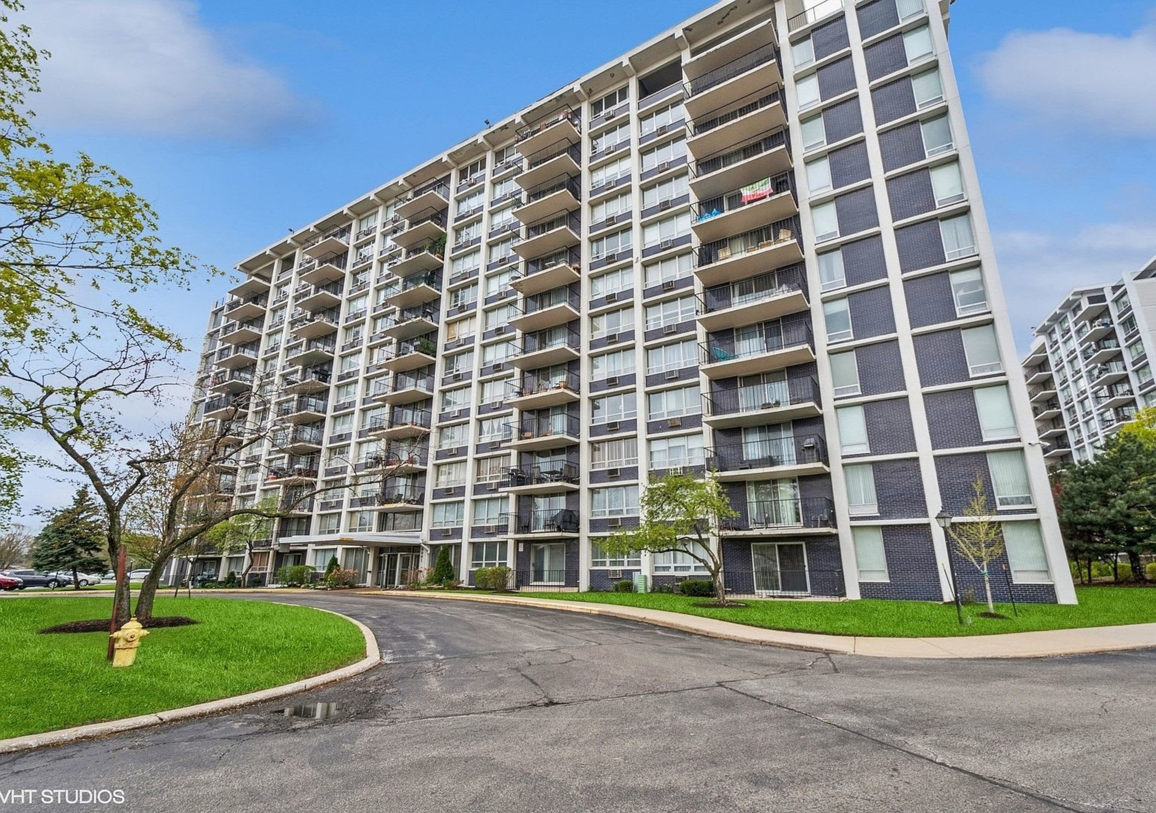 8801 Golf Road, Niles