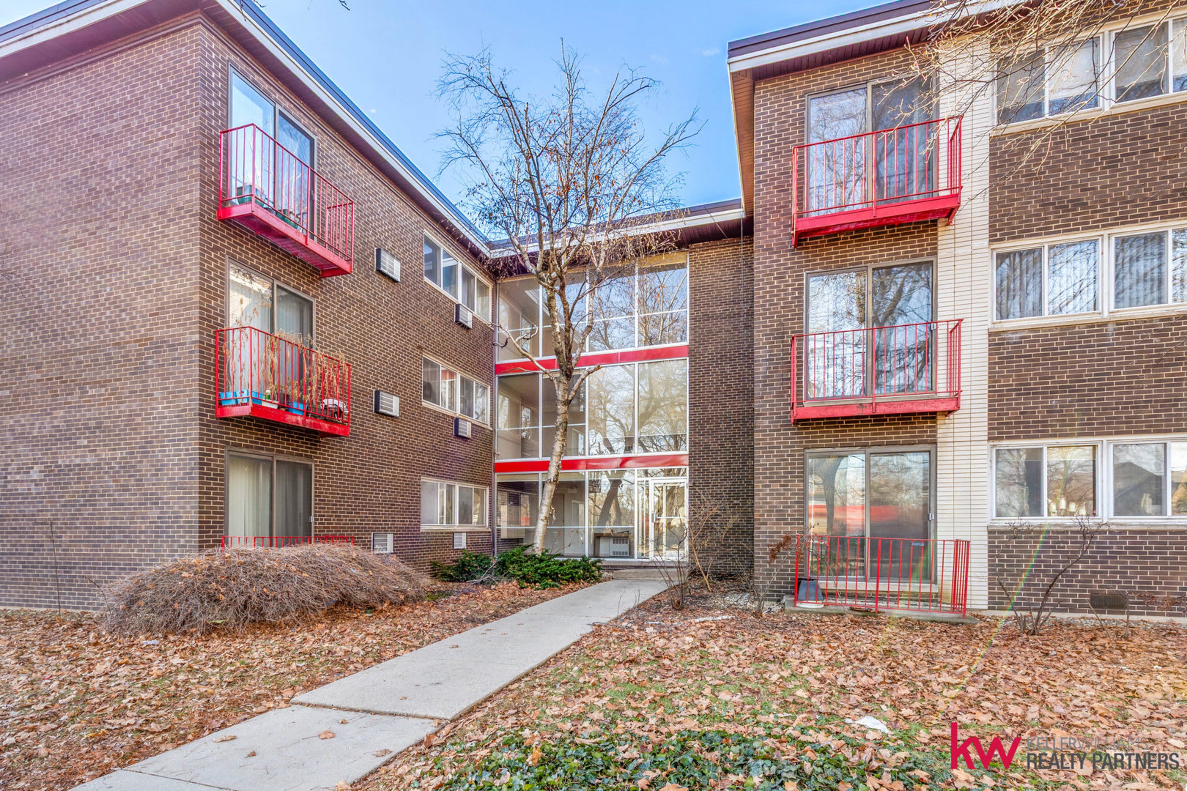 8500 Skokie, Skokie — sold