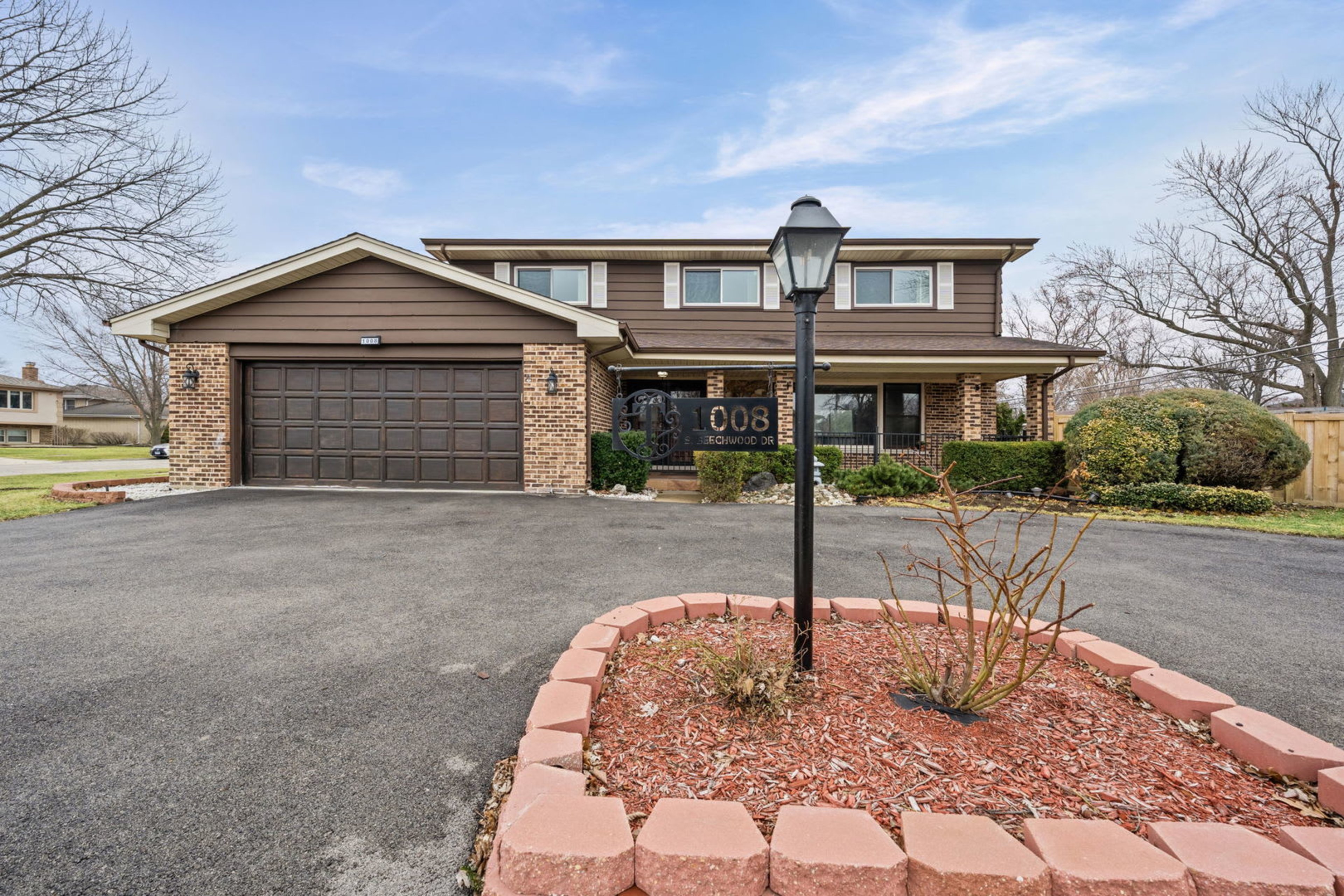 1008 Beechwood, Mount Prospect