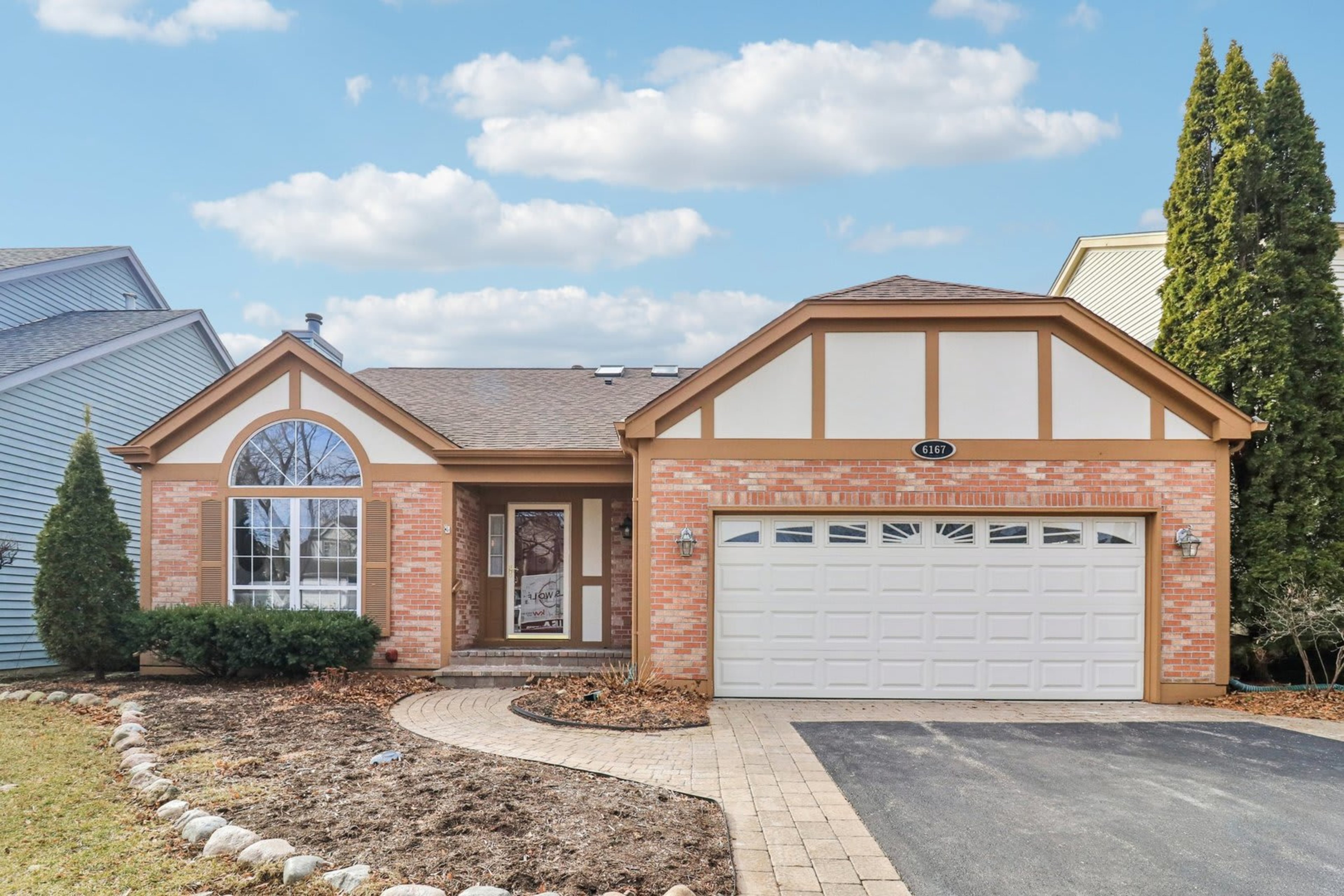 6167 Golfview Drive, Gurnee — sold