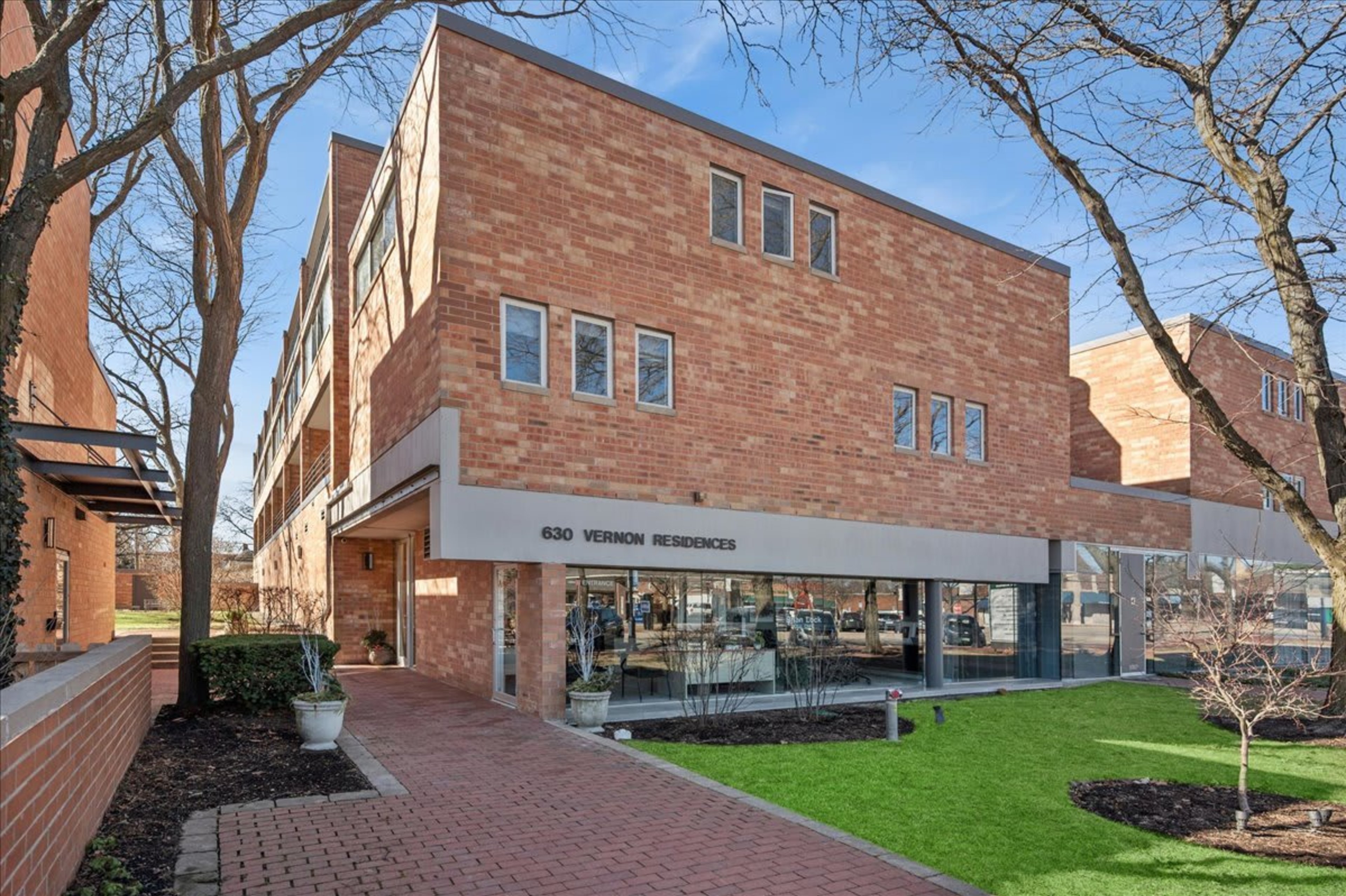 630 Vernon