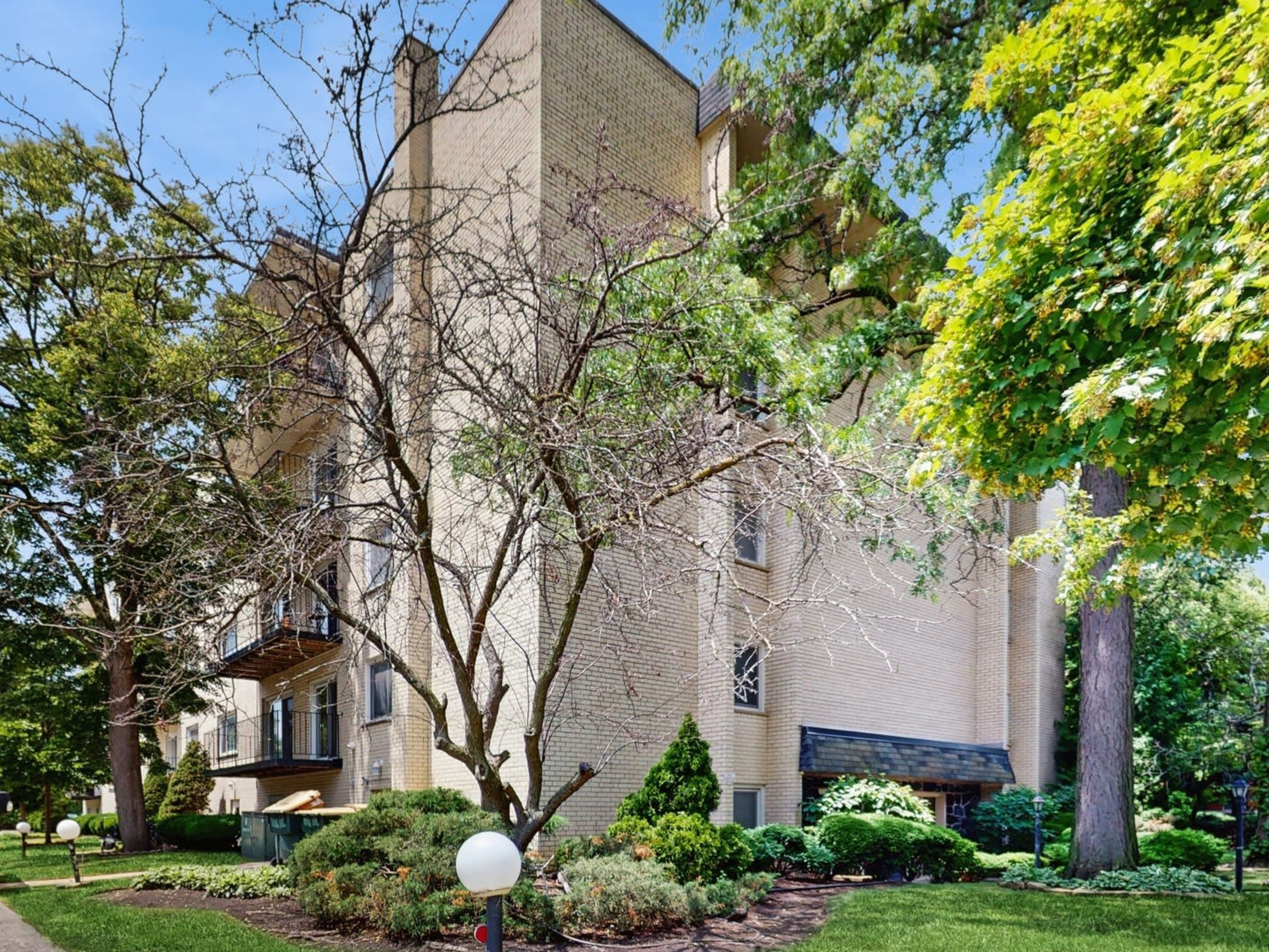 8650 Ferris Avenue, Morton Grove