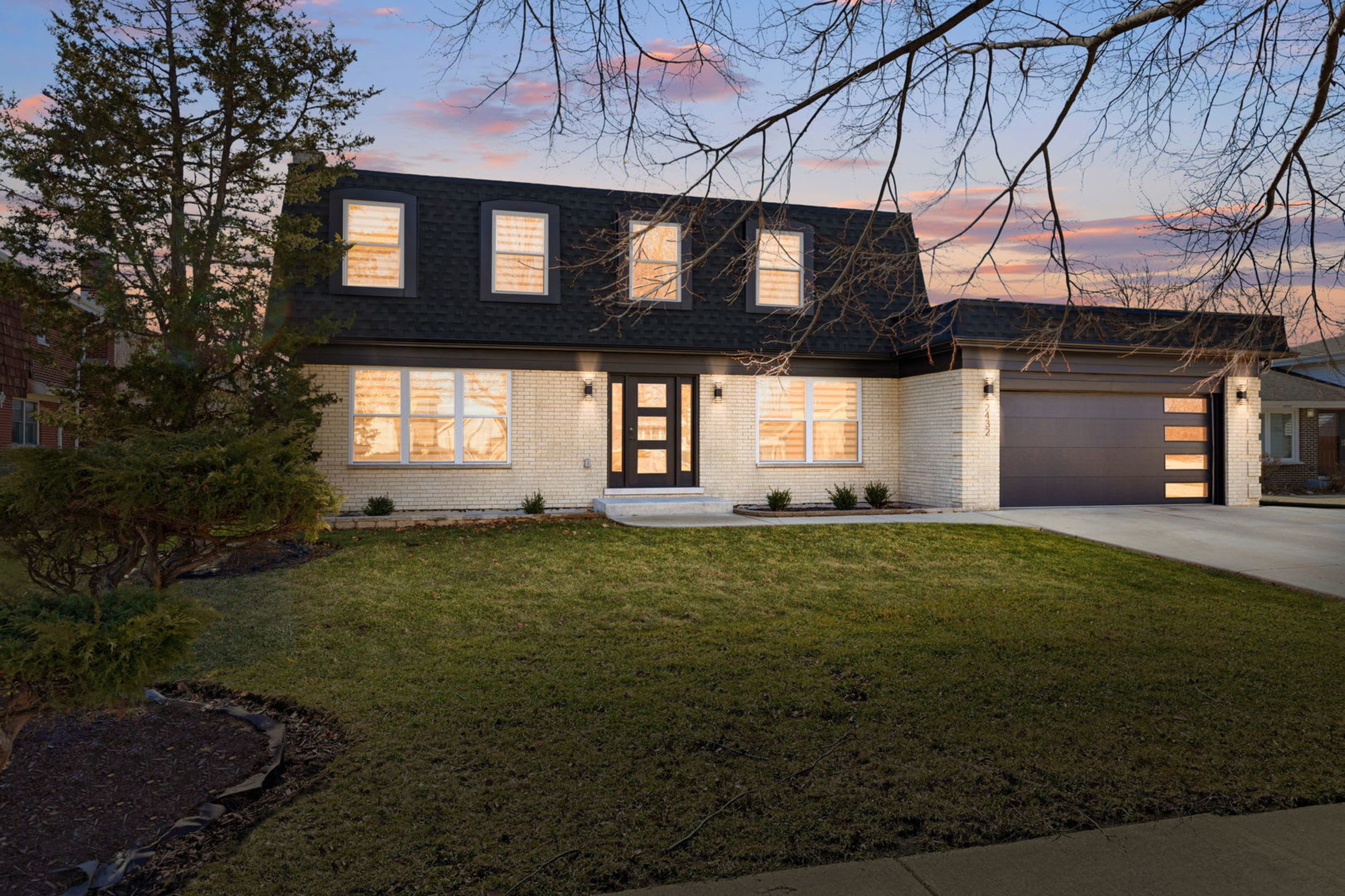 2432 Shag Bark Trail, Arlington Heights — sold