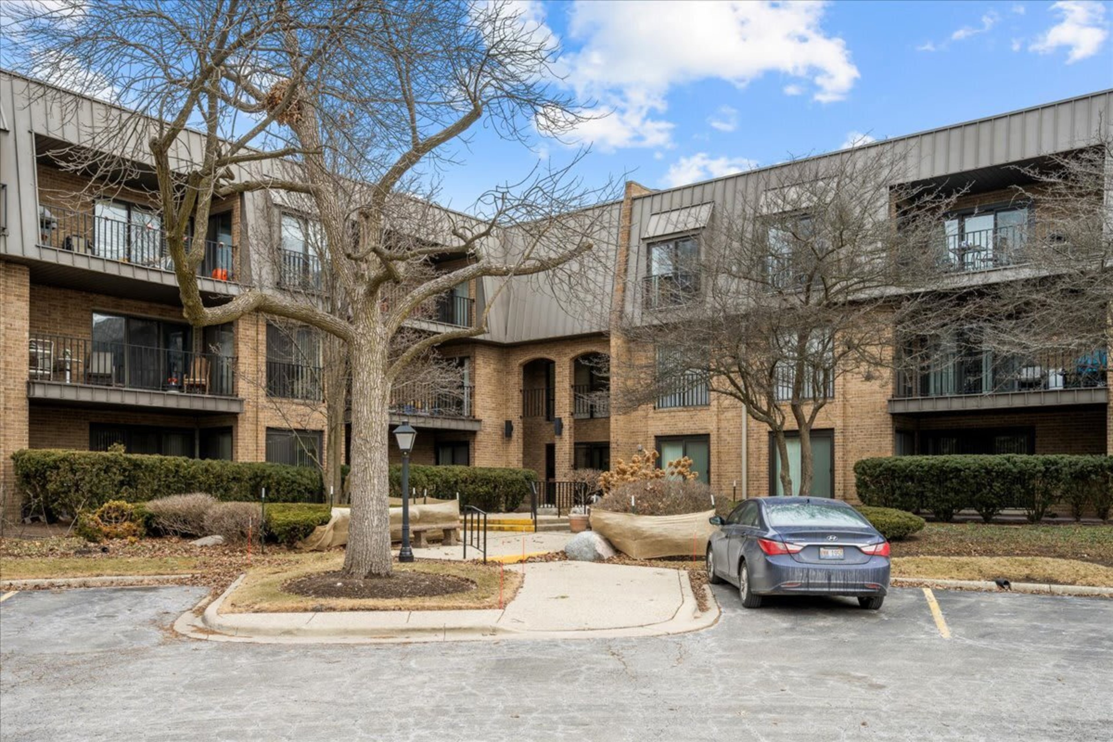3 The Court Of Harborside, Northbrook — sold