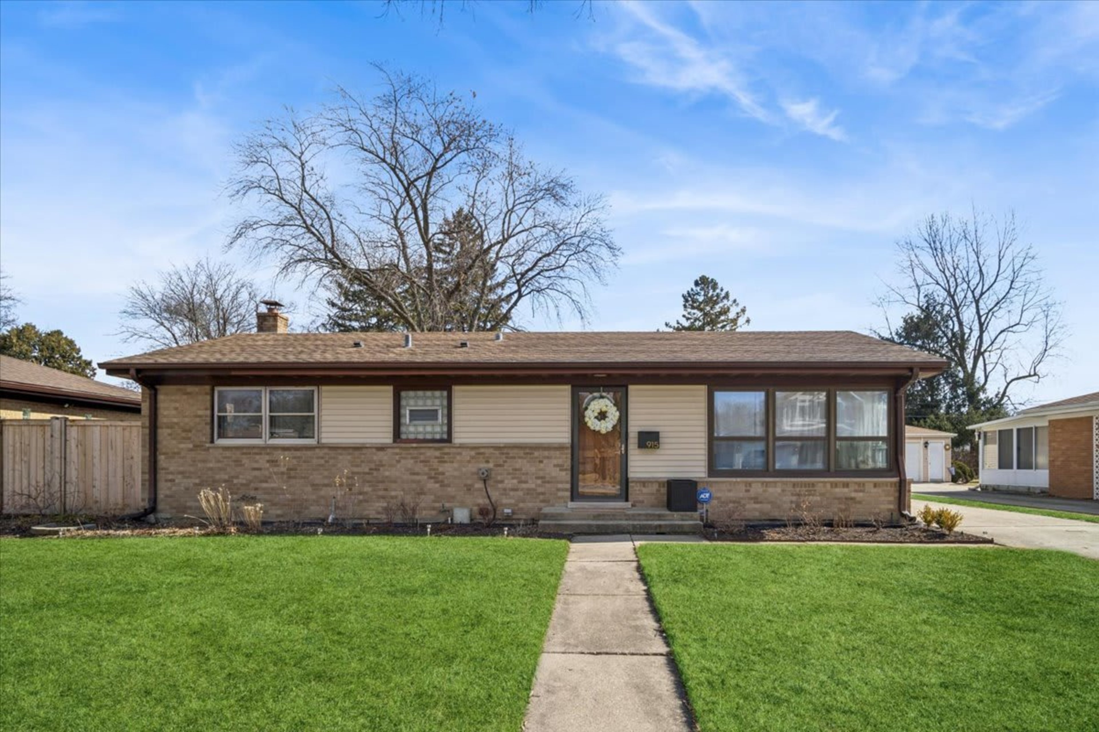 915 Owen Street, Mount Prospect — sold