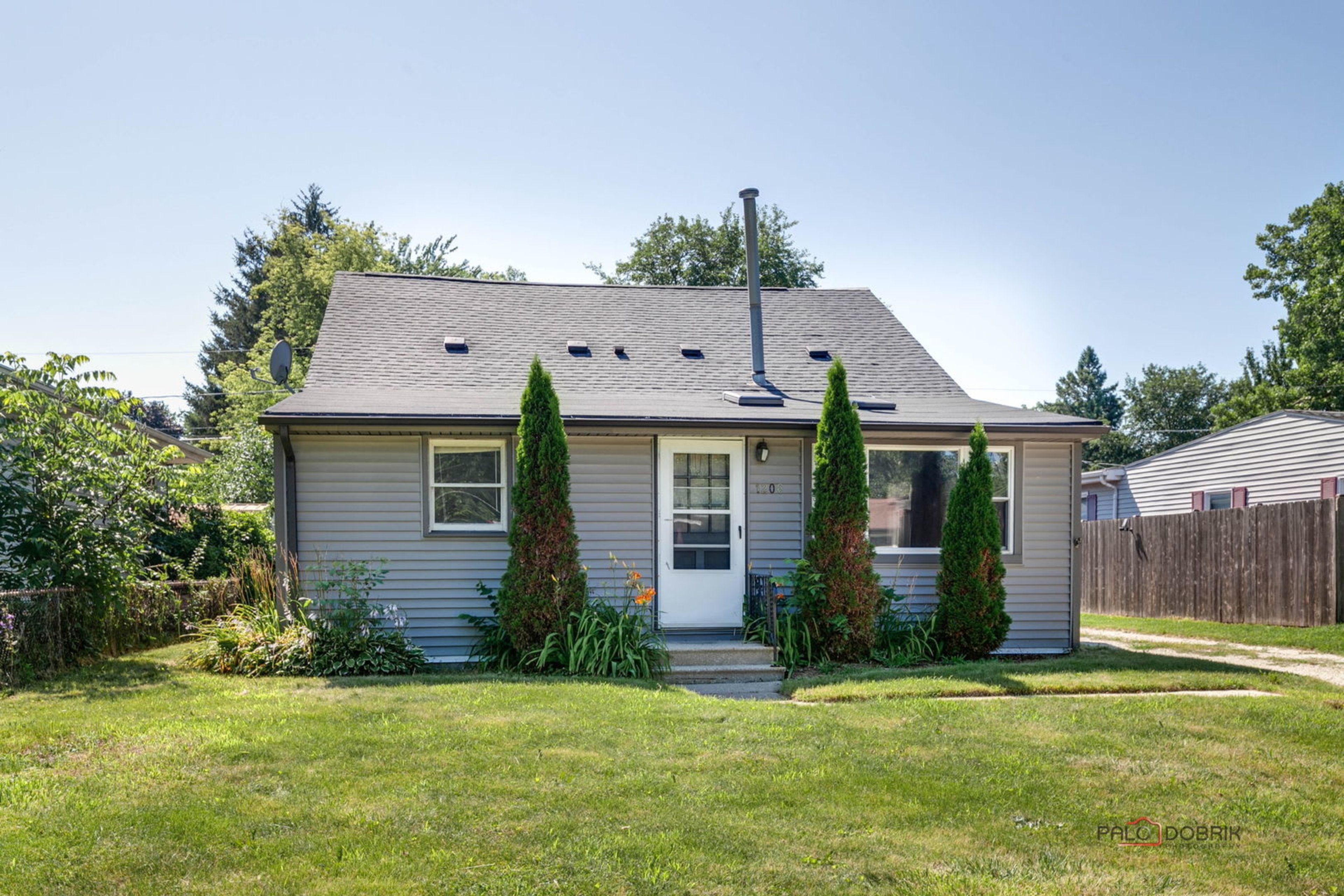 1206 Landon Avenue, Winthrop Harbor