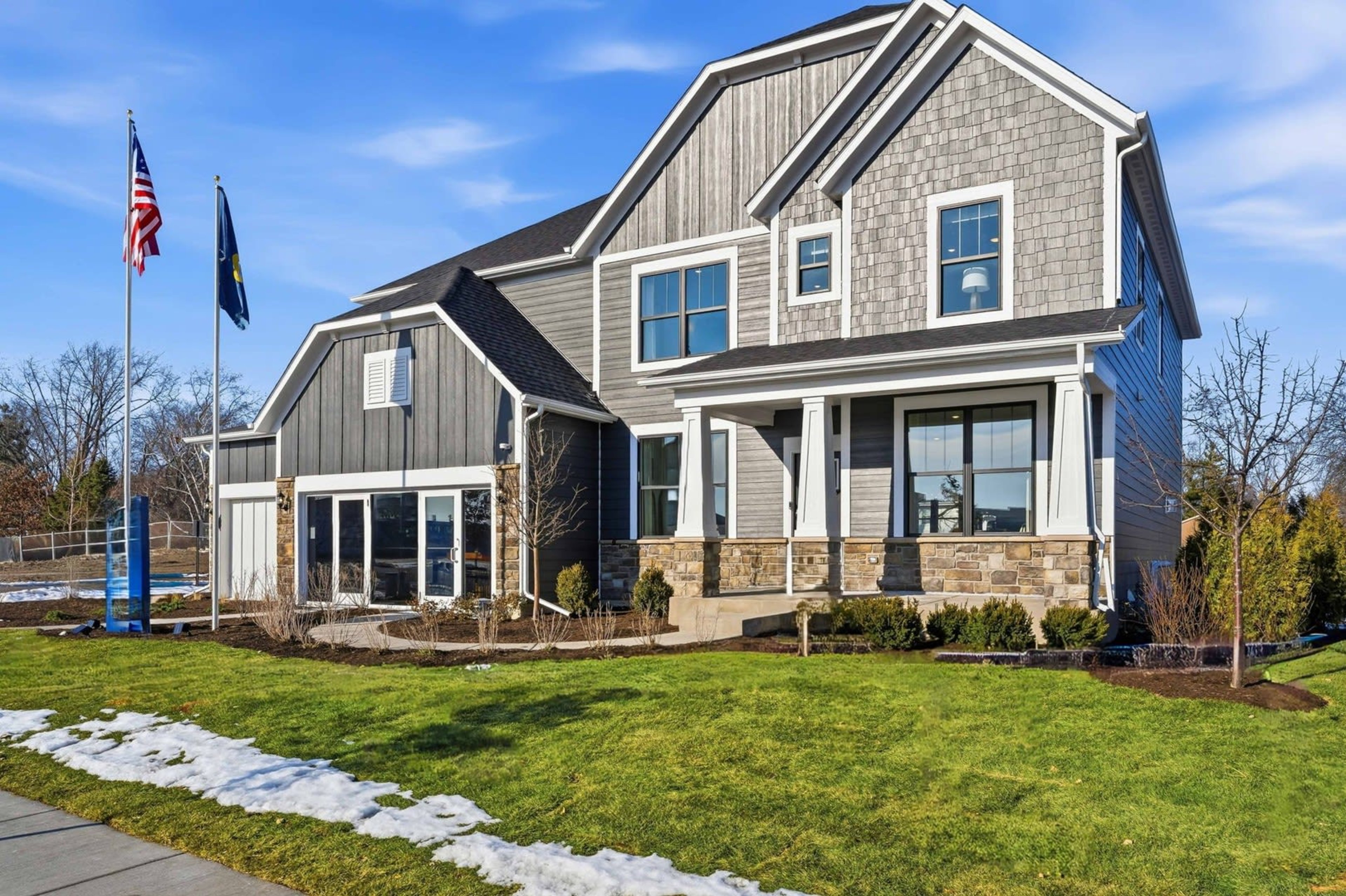 1690 Landy, Deerfield