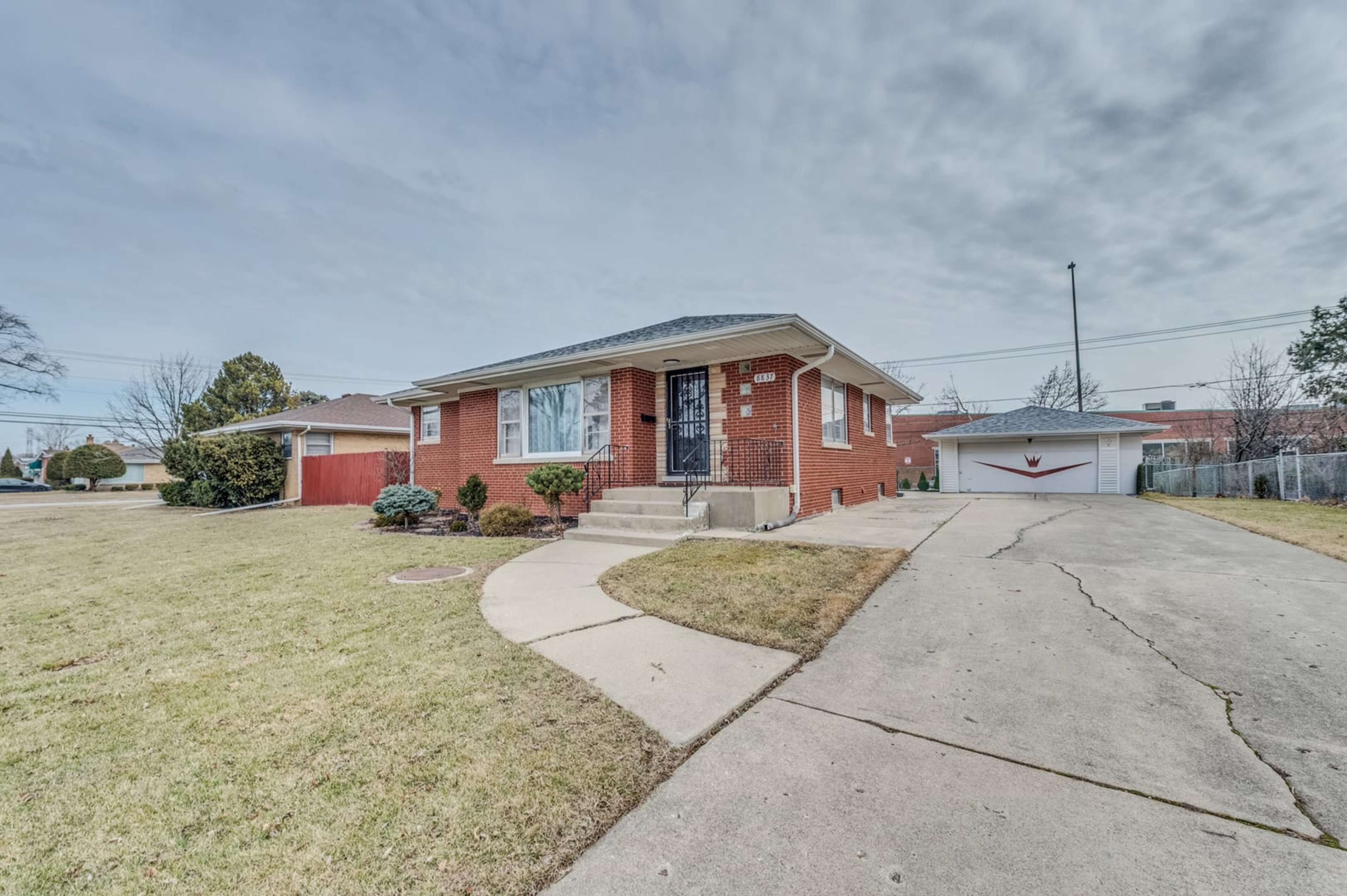 8837 Oketo Avenue, Morton Grove