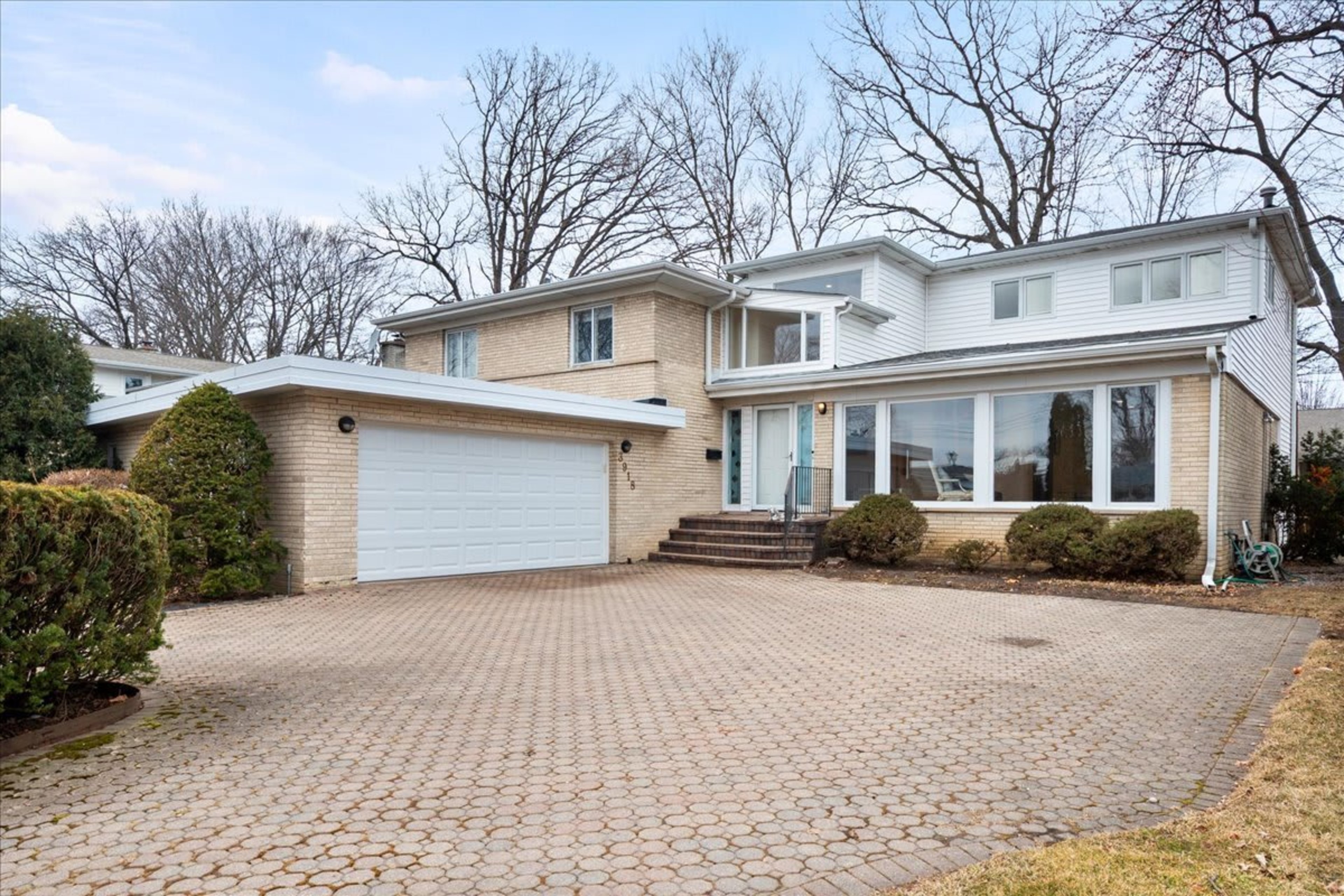 3918 Enfield, Skokie