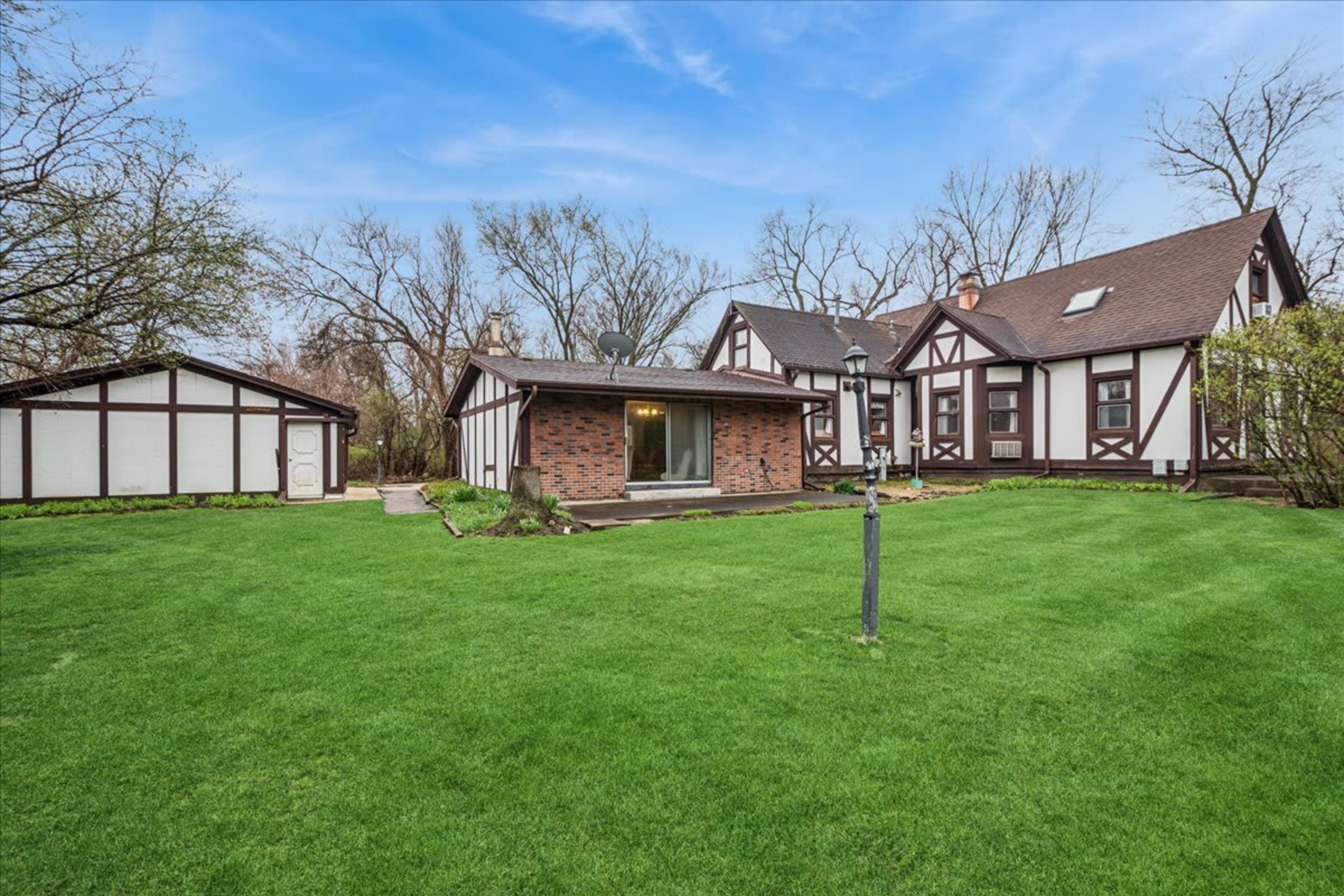 609 Forest Edge Lane