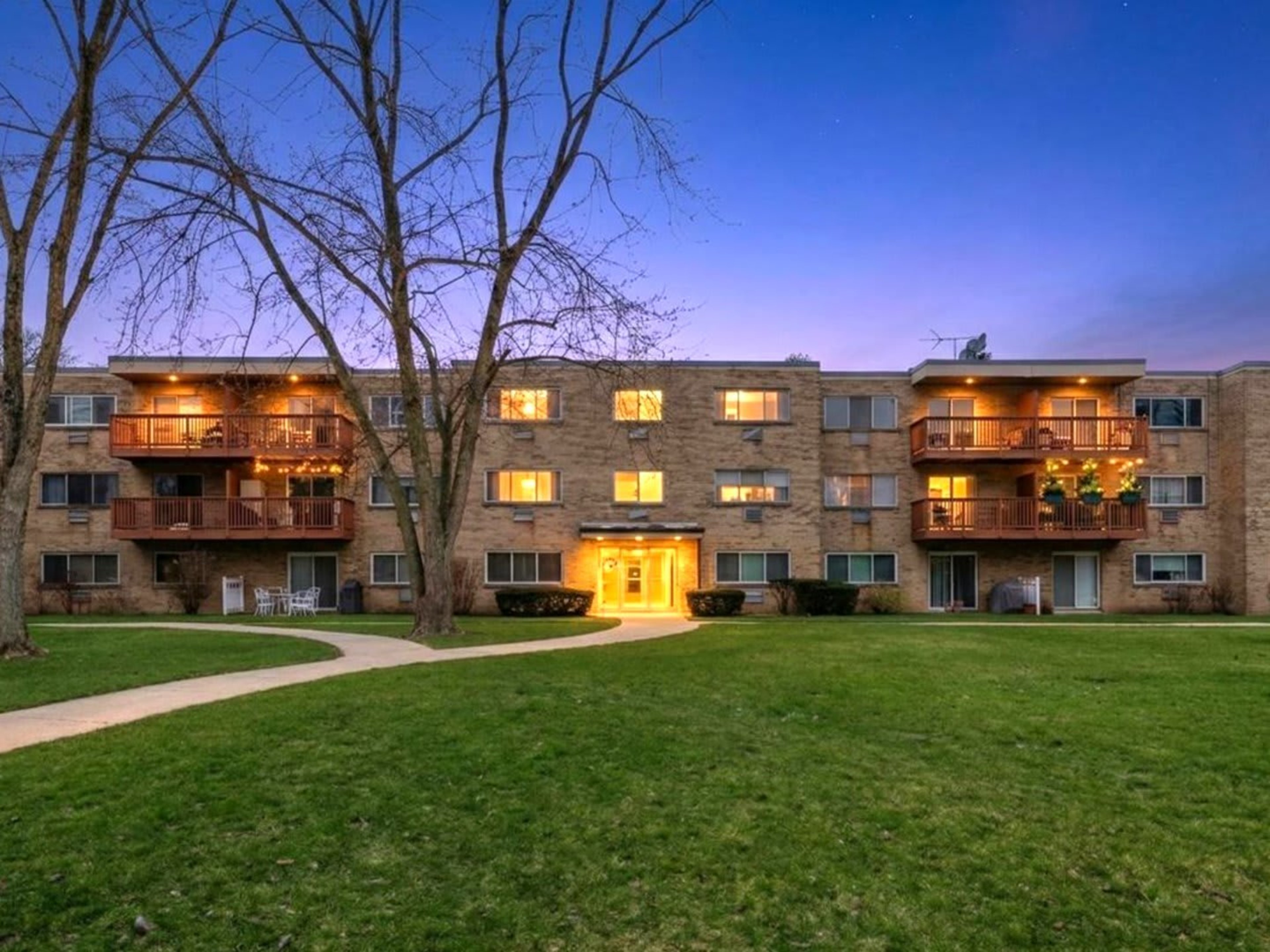 726 Dempster Street, Mount Prospect