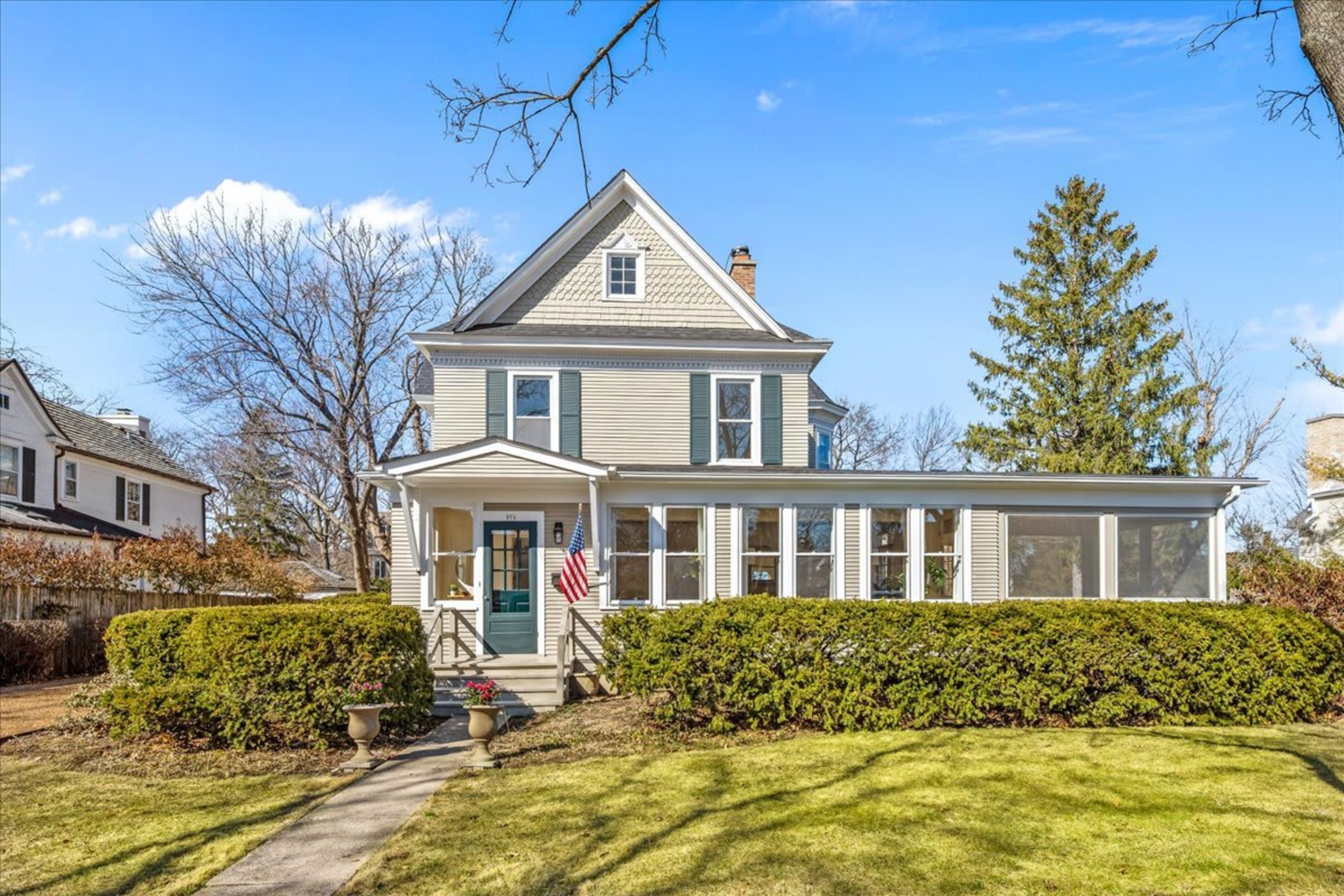 274 Vine Avenue