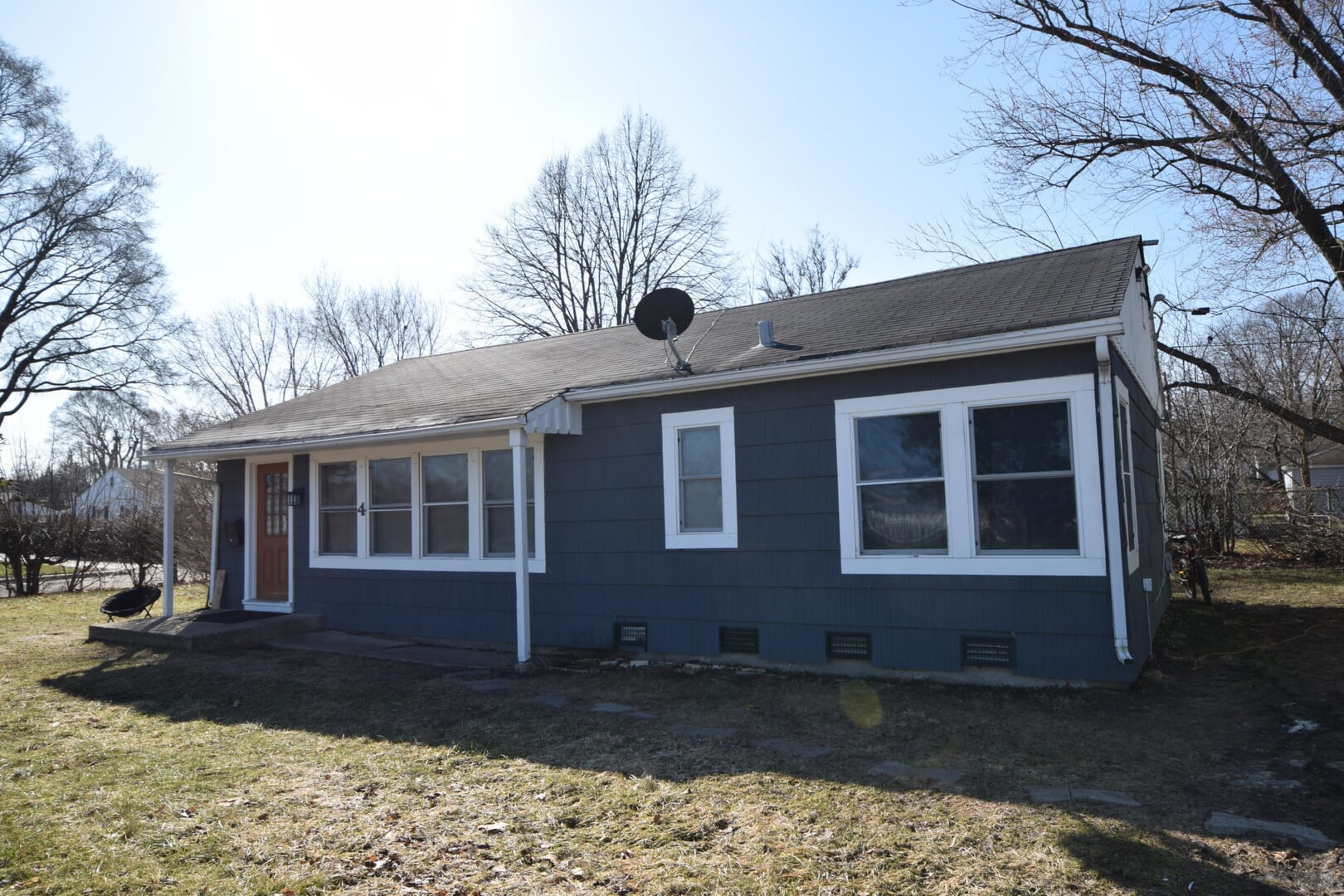 4 MIDLAND Avenue, Mundelein