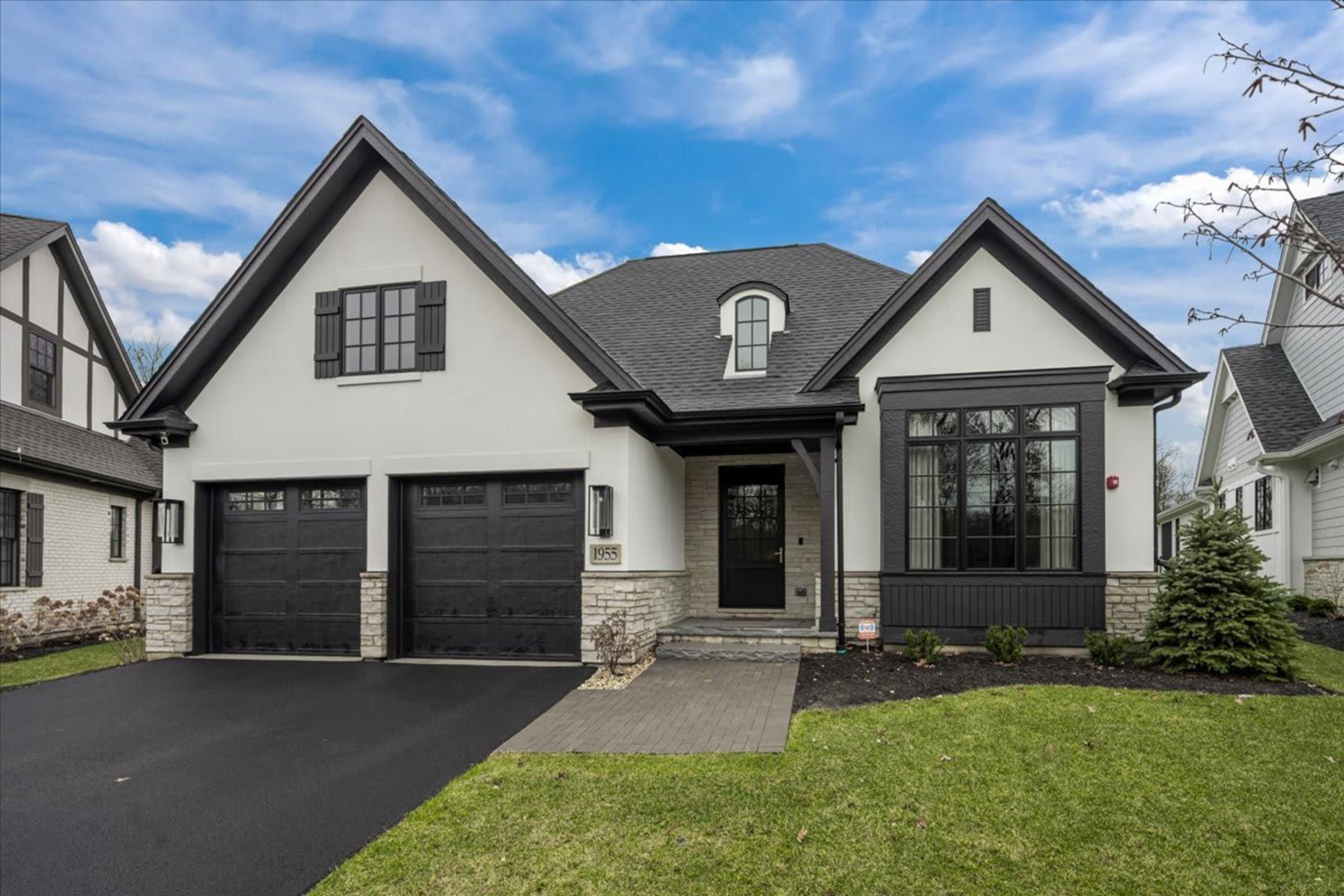 1955 Amberley Court, Lake Forest