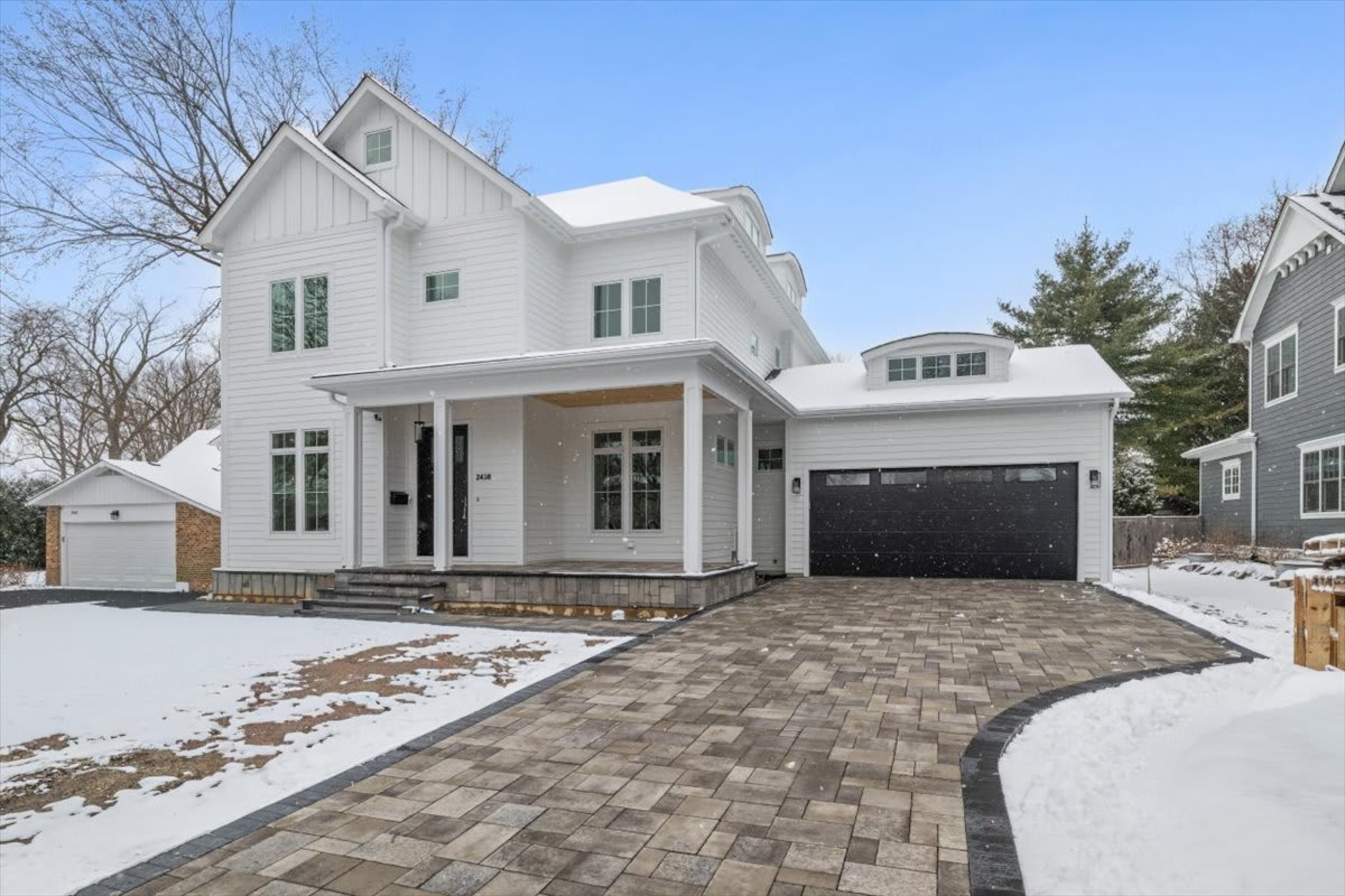 2438 Pomona Lane, Wilmette