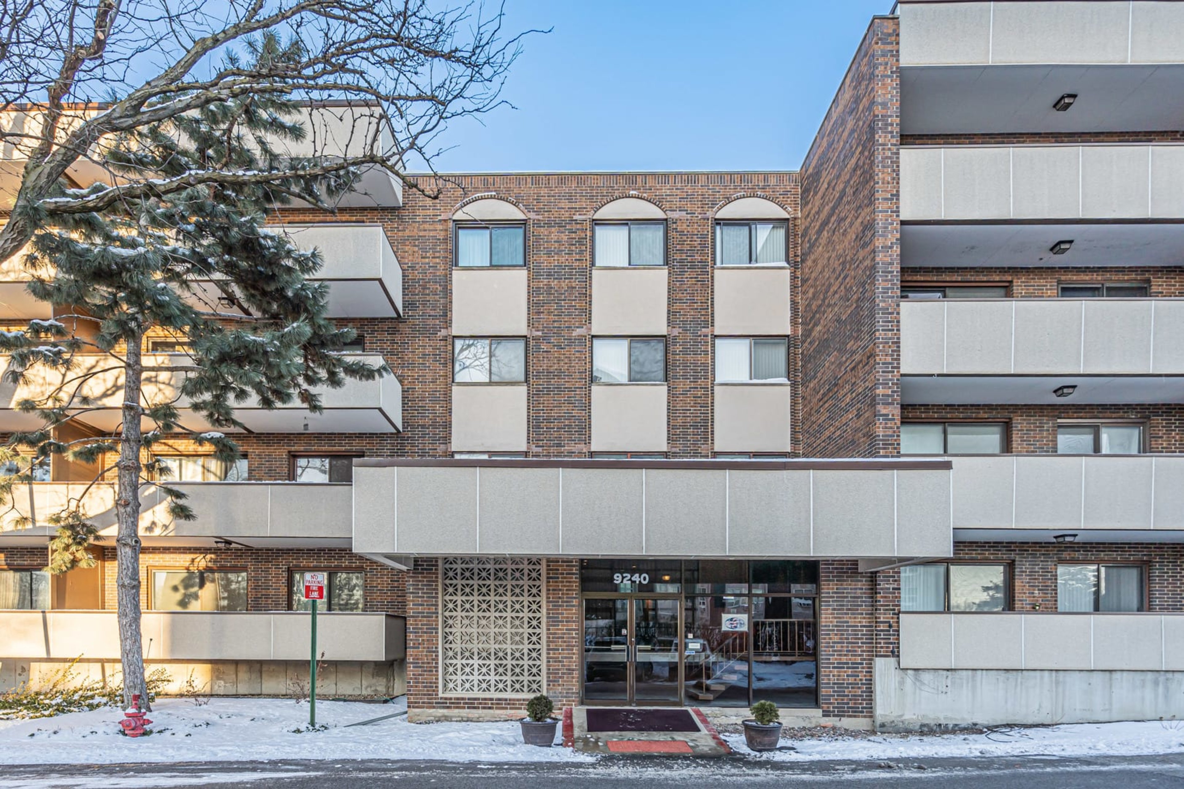 9240 Gross Point Road, Skokie