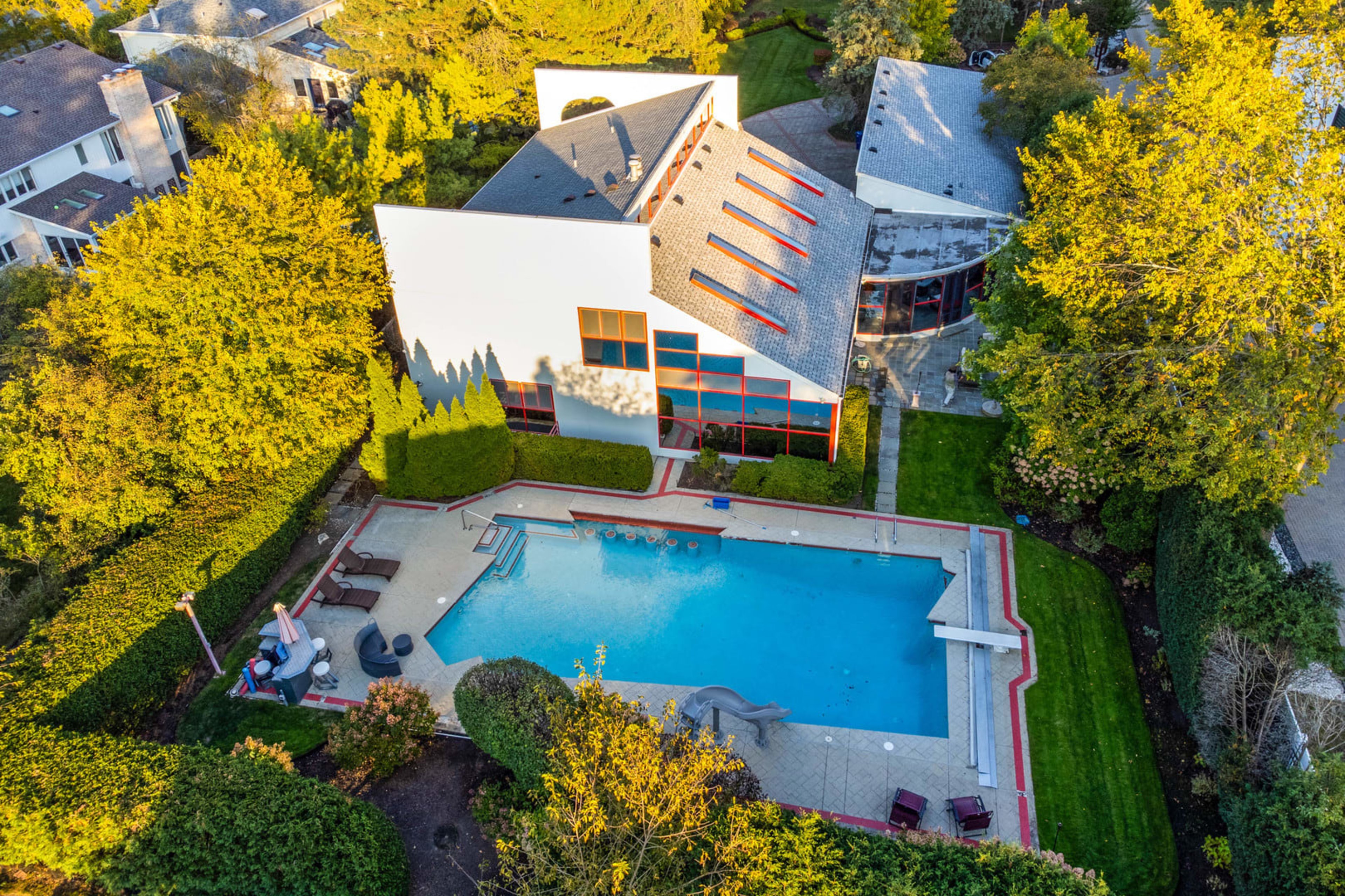 2100 Pfingsten Road, Northbrook