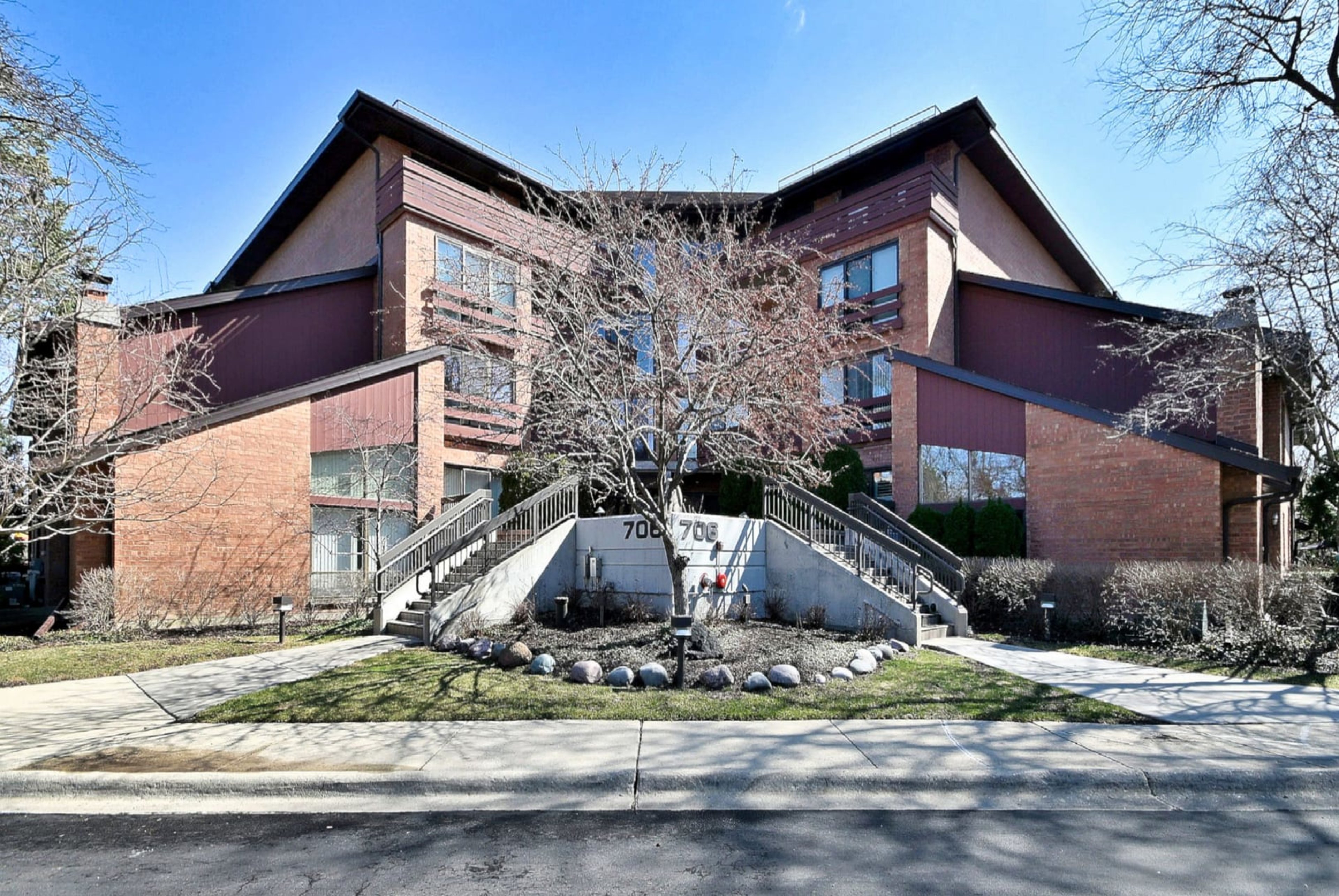 706 Waukegan Road, Glenview