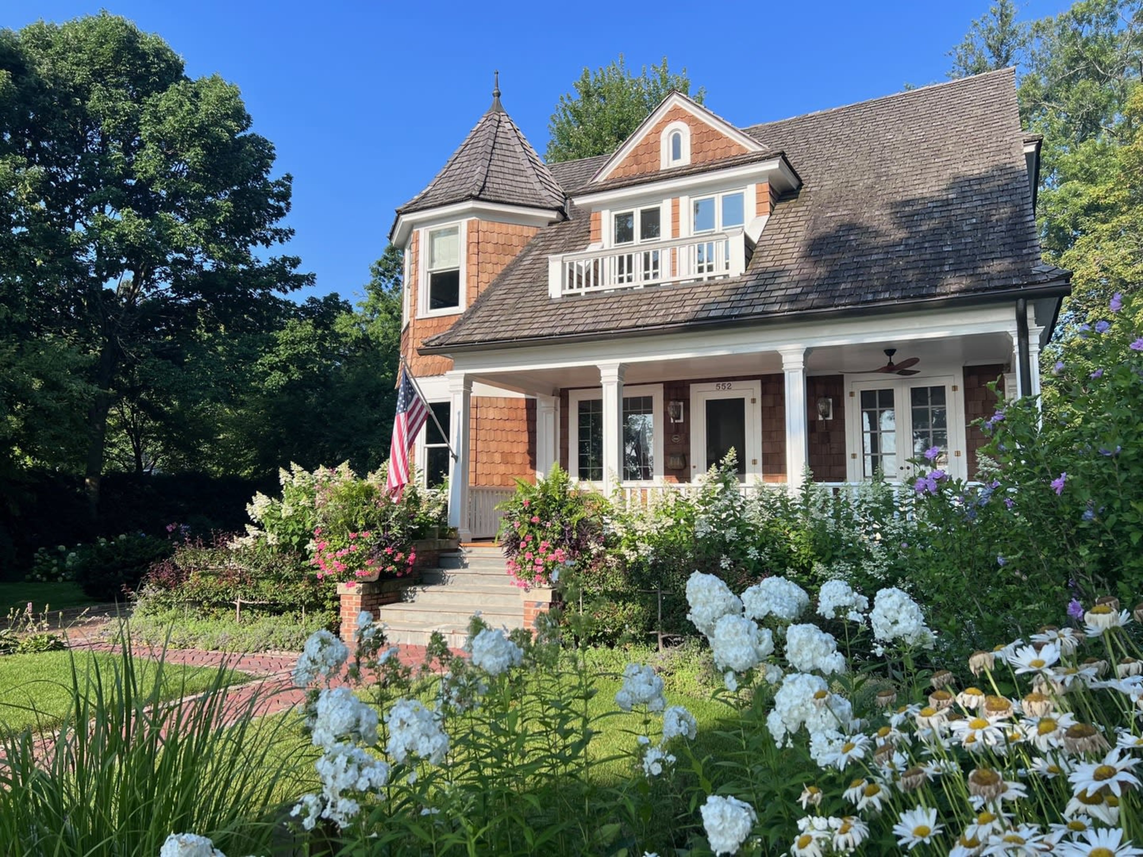 552 Sunrise Avenue, Lake Bluff