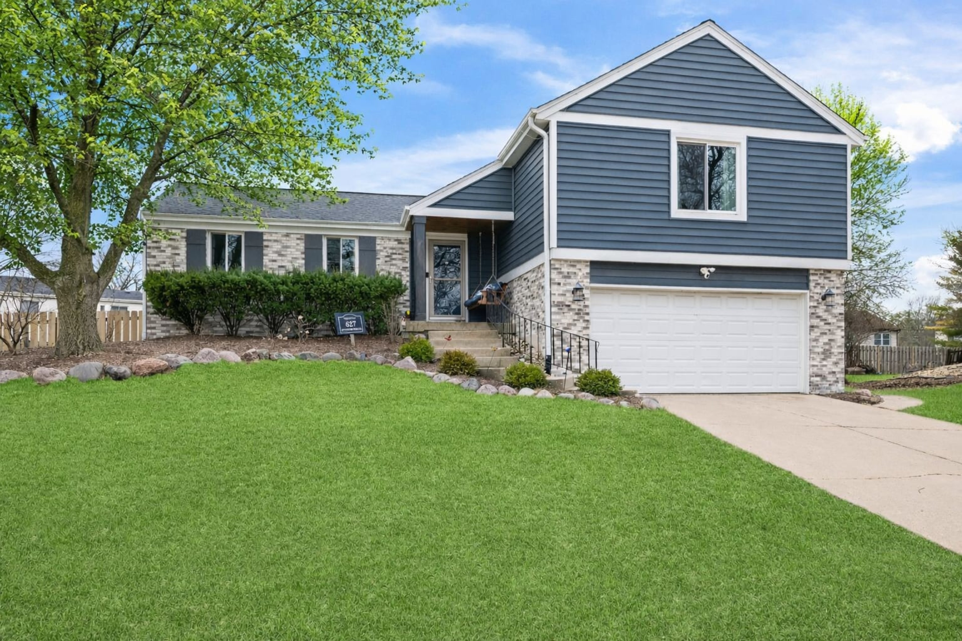 627 Buckthorn Terrace, Buffalo Grove
