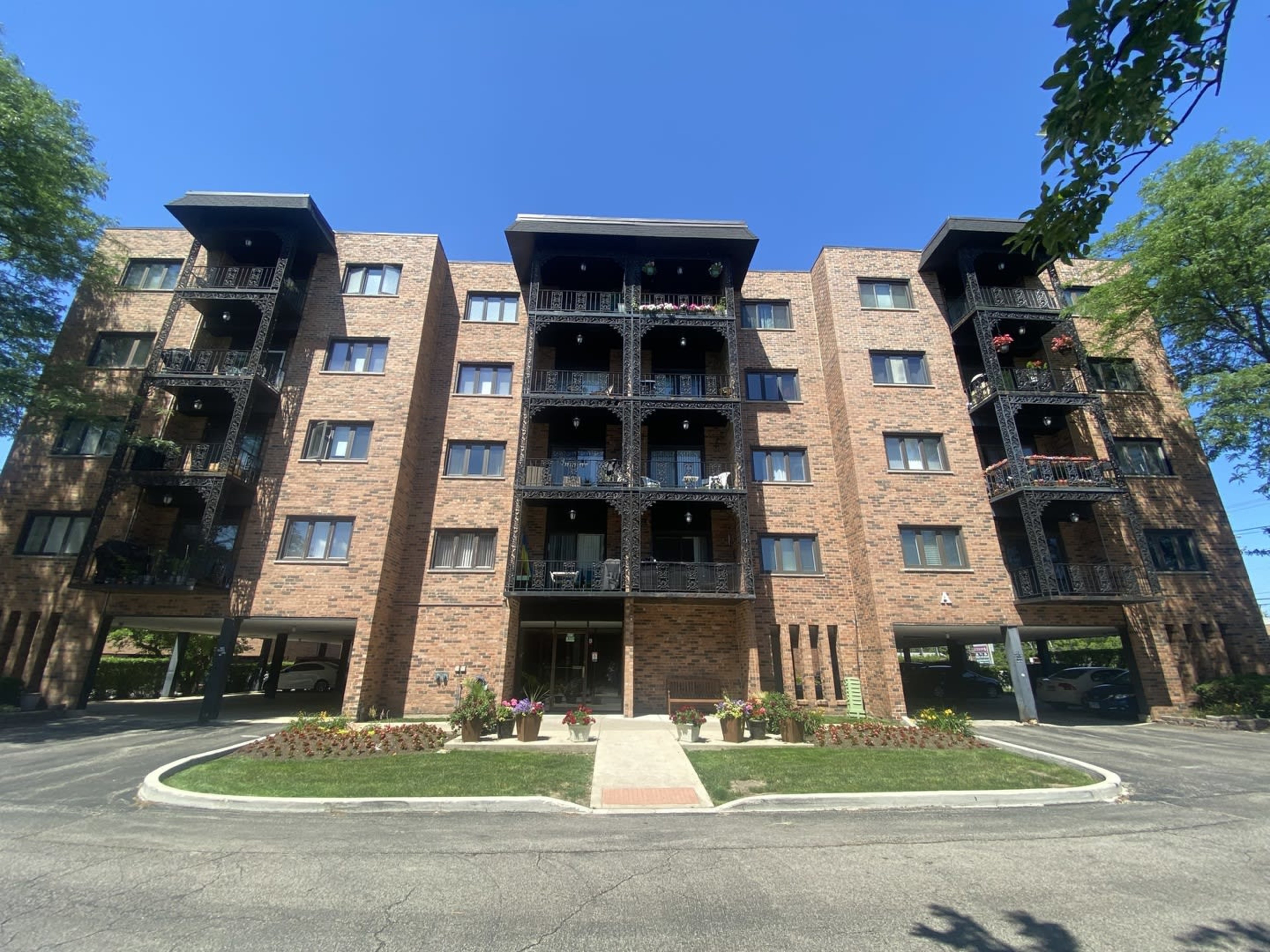 9375 LANDINGS Lane