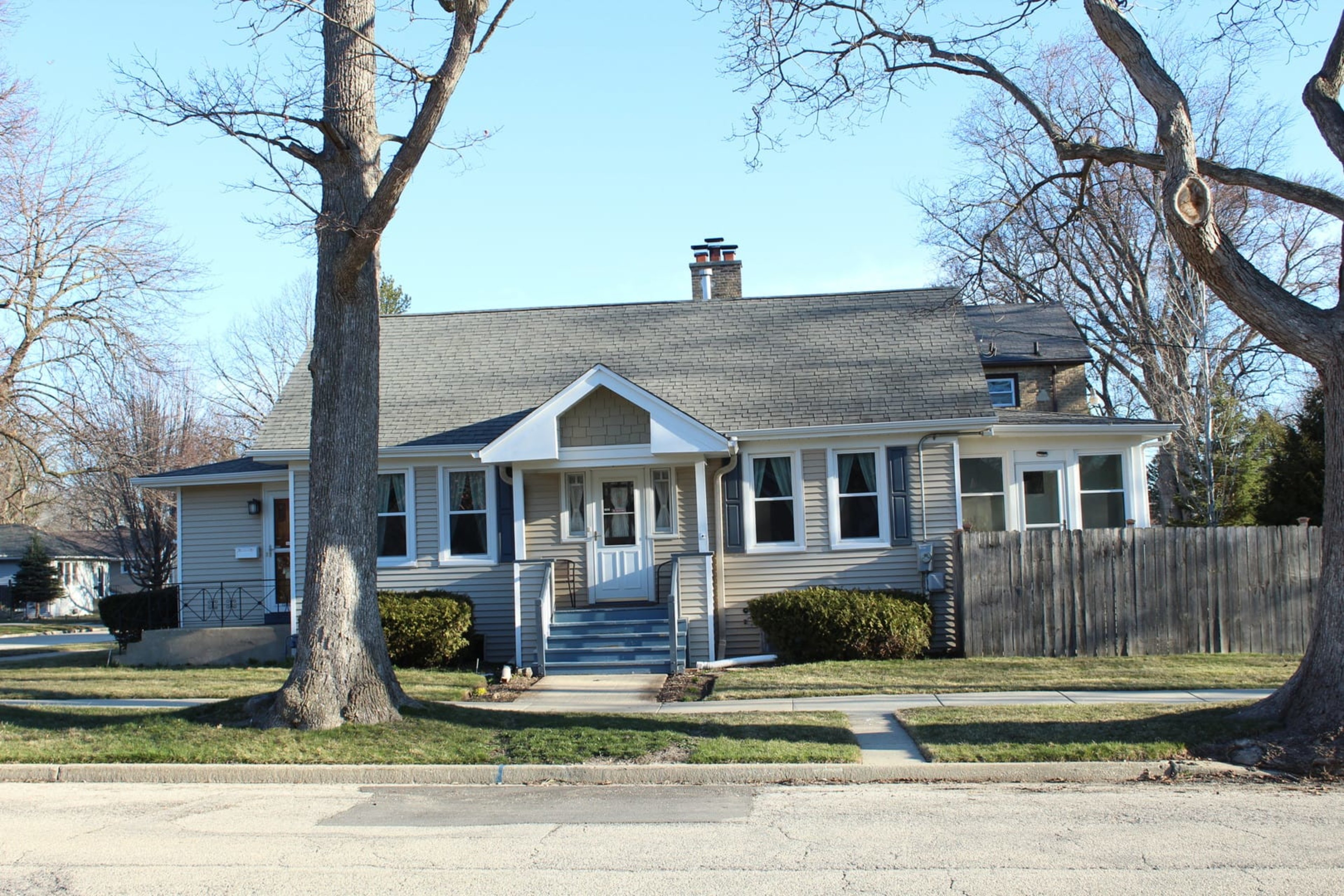 1503 Hickory Street, Waukegan