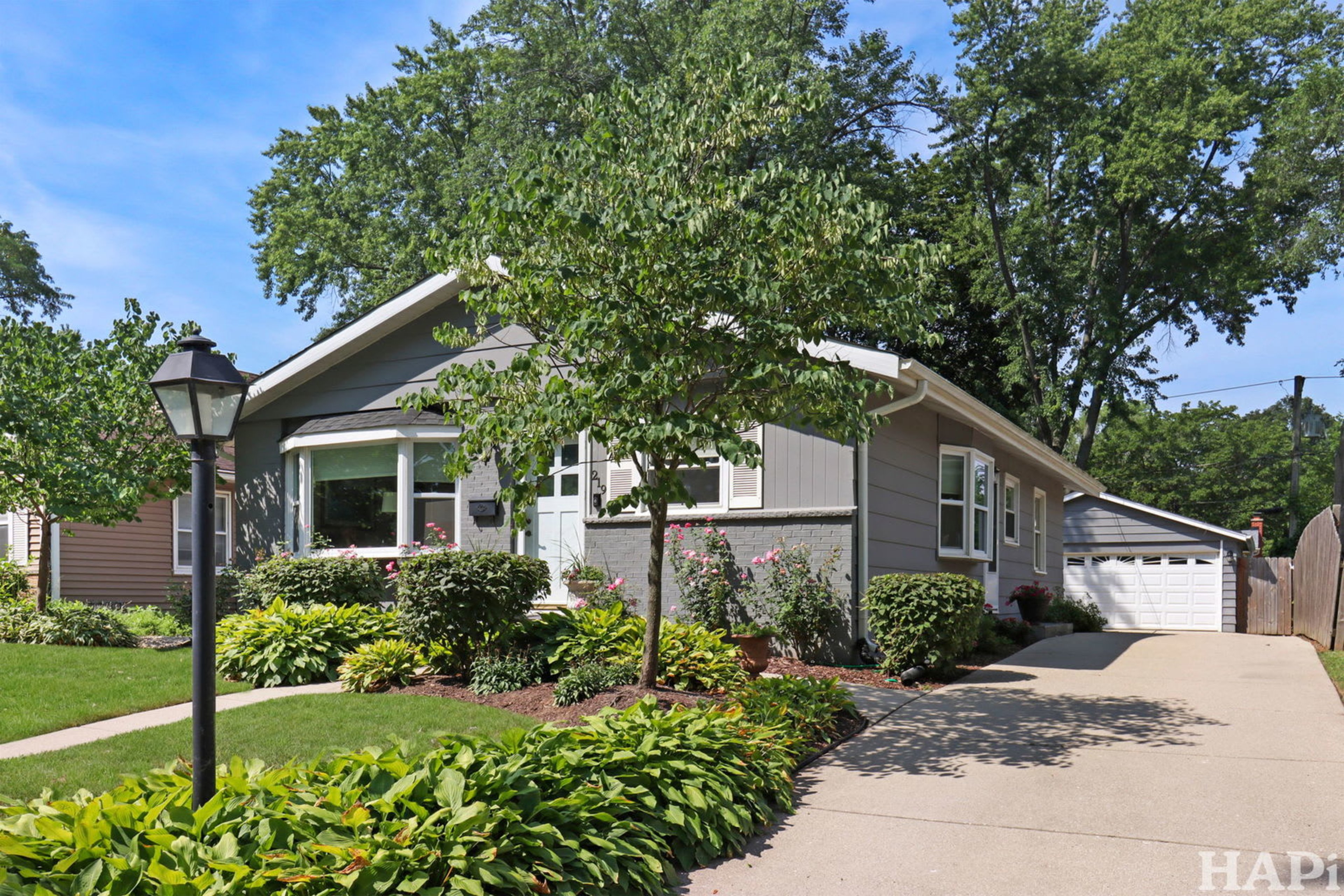 219 Harding Avenue, Libertyville