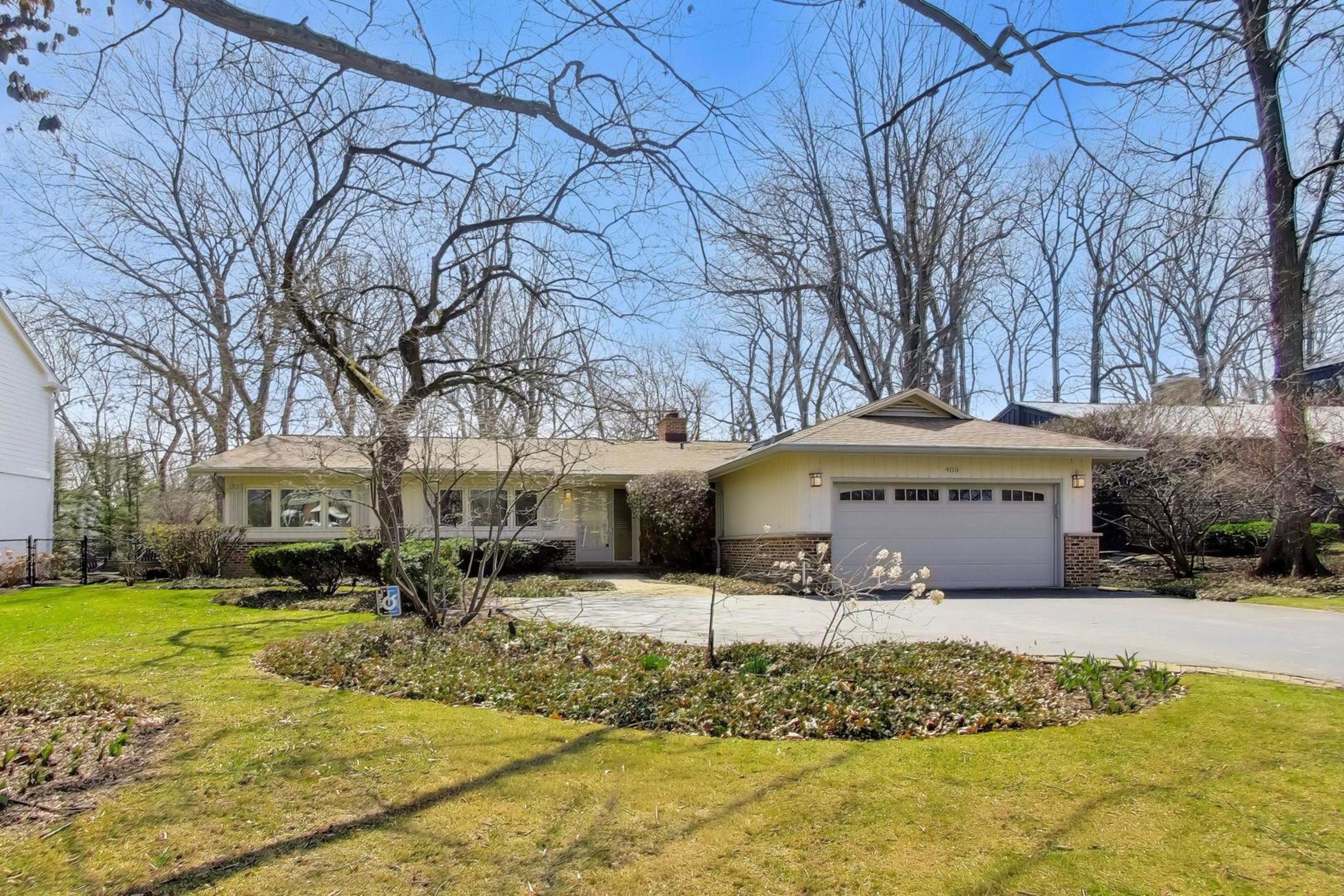 900 Stonegate Drive