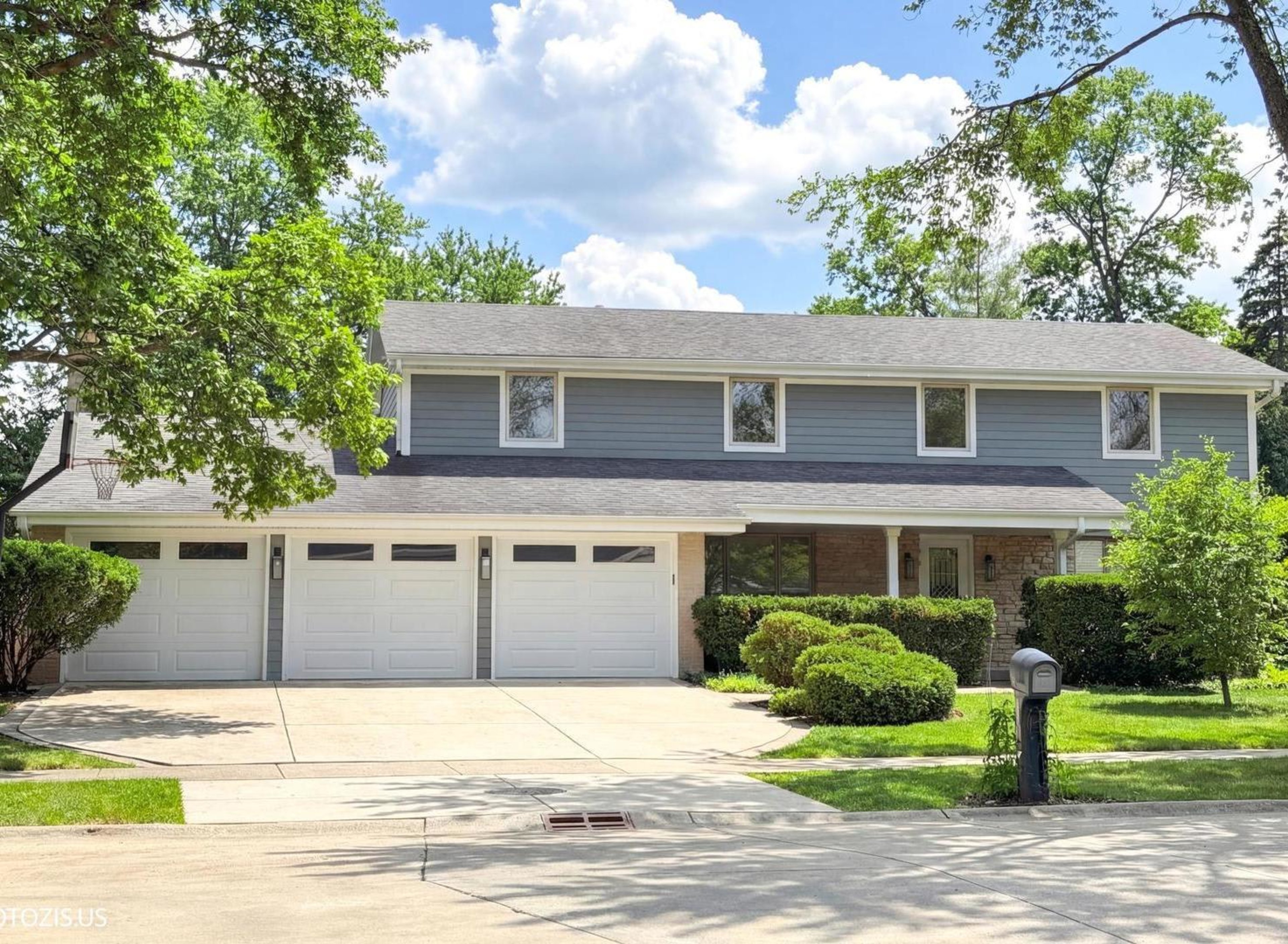3235 Robincrest Drive
