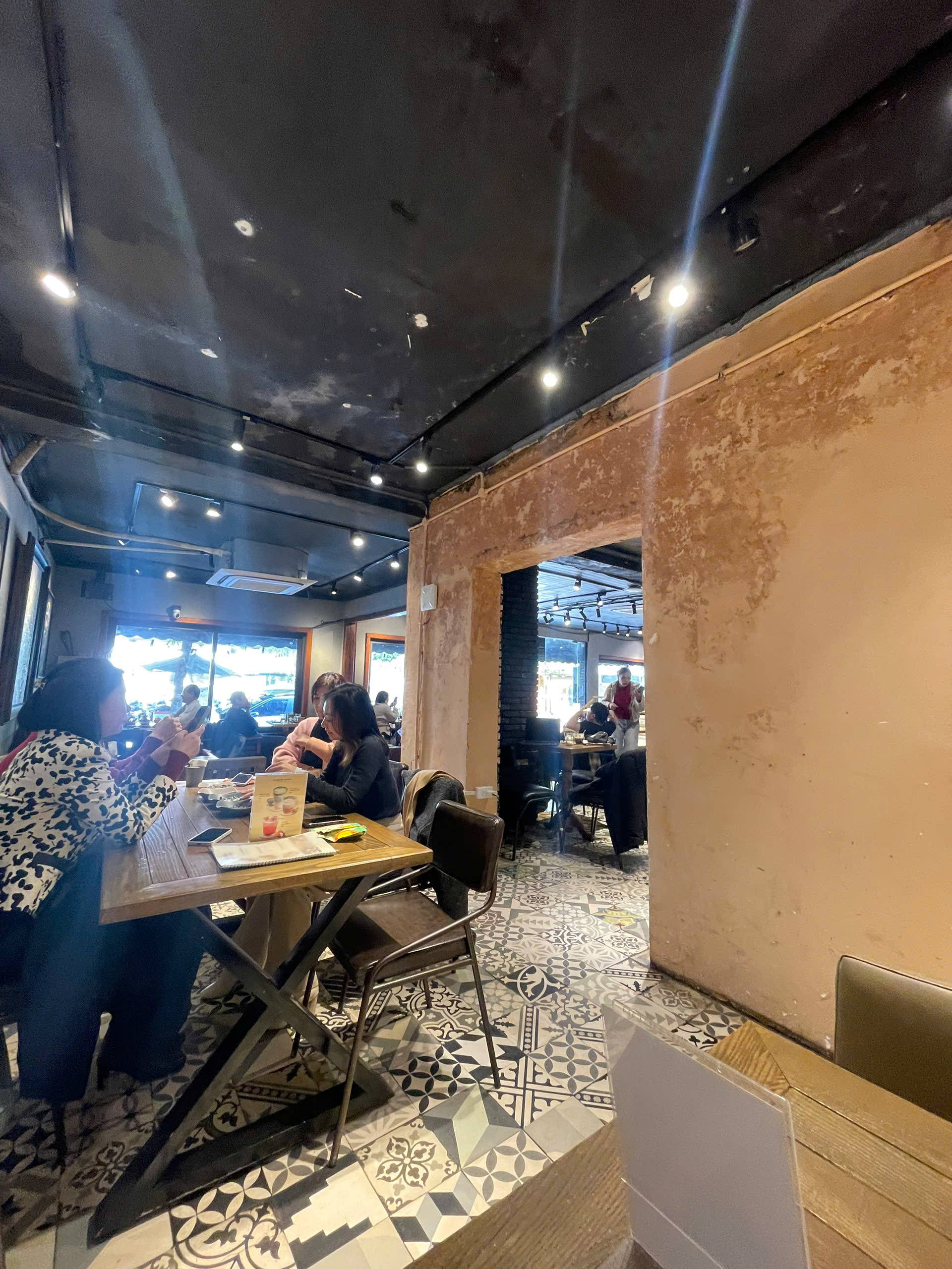 z7406116578527_6c64f4cac569d176127564525f4ff89d