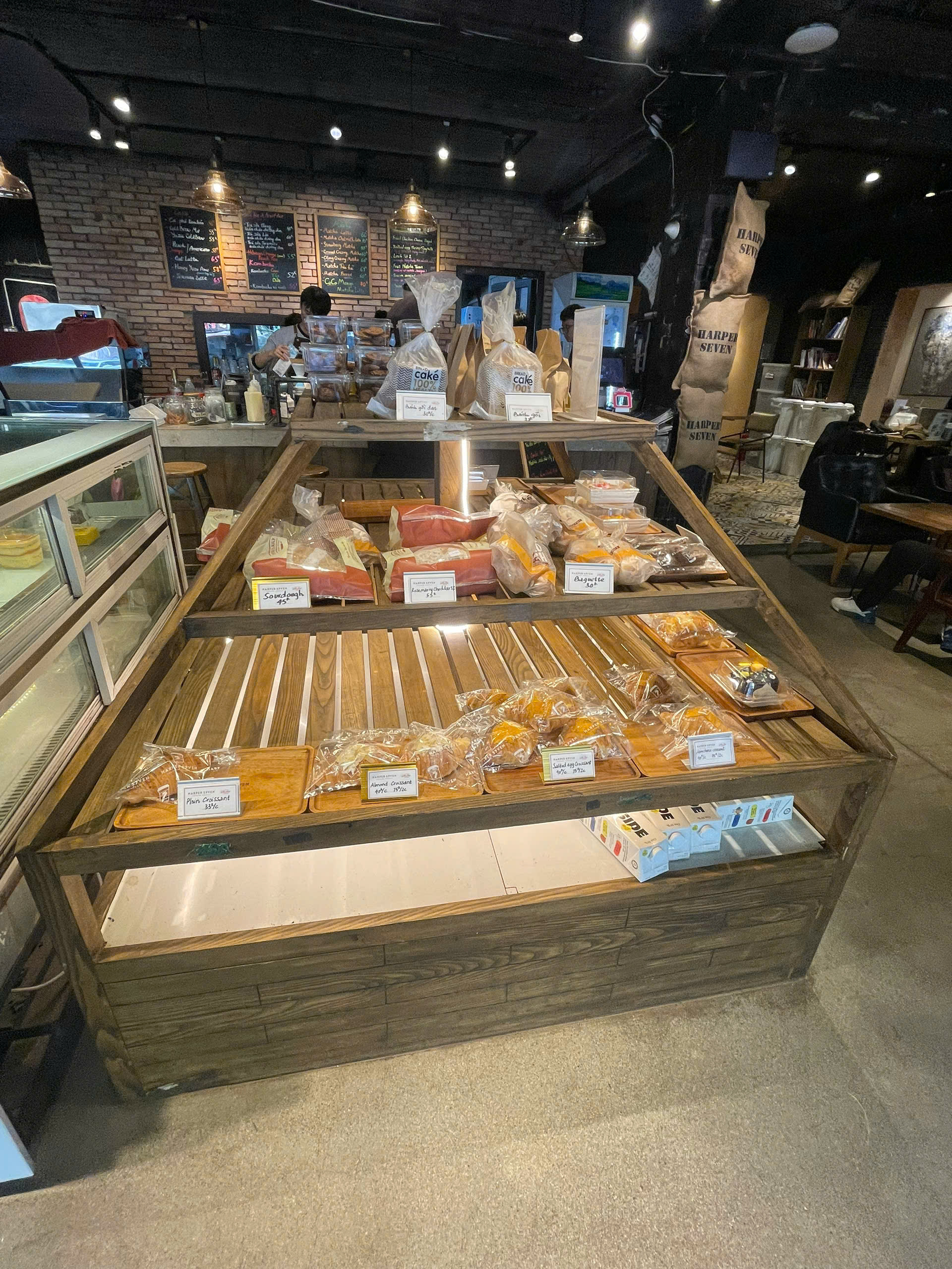 z7406118849579_7d81b5a37d9029cfa36c757cff9f9248